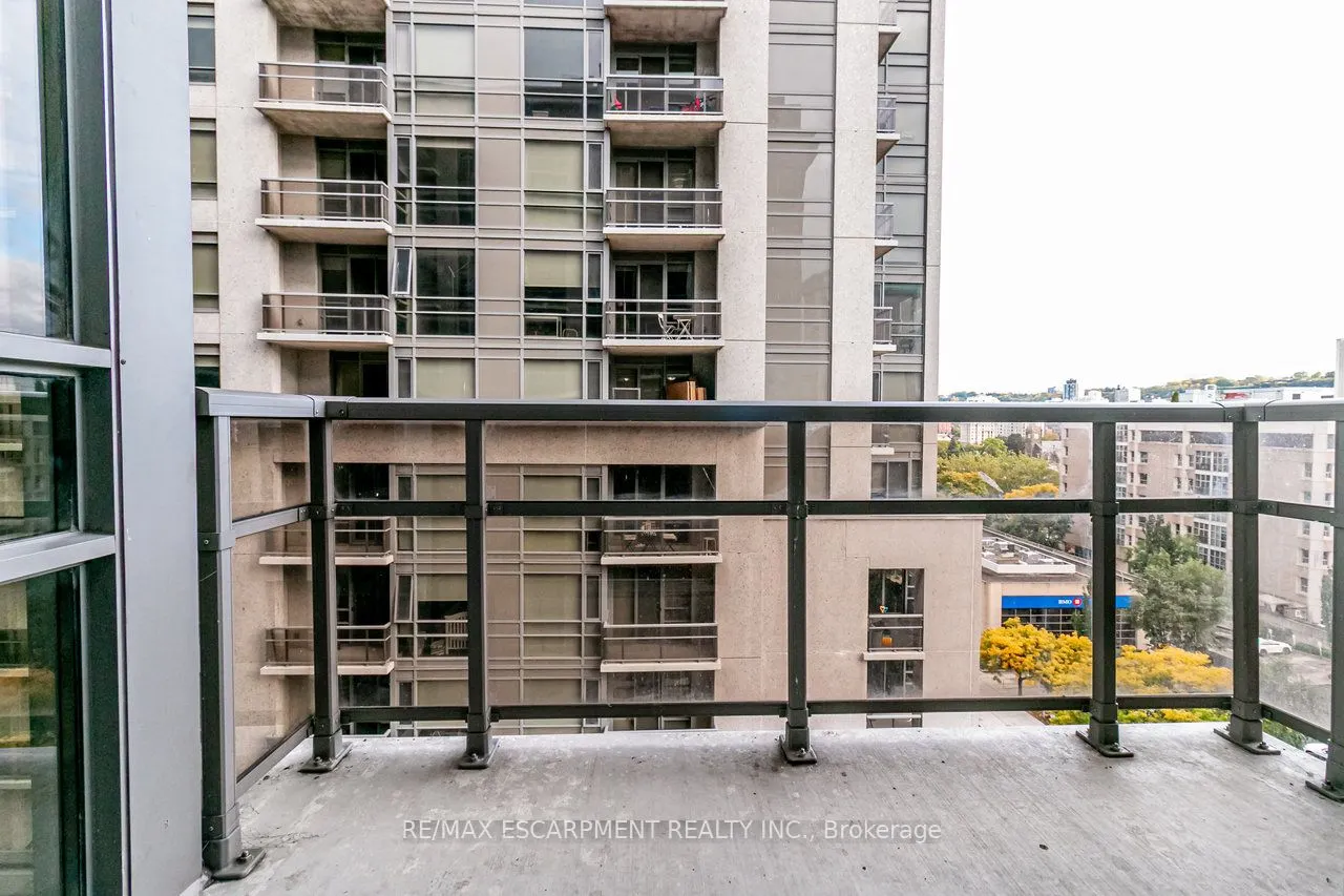 150 Main Street W, #801