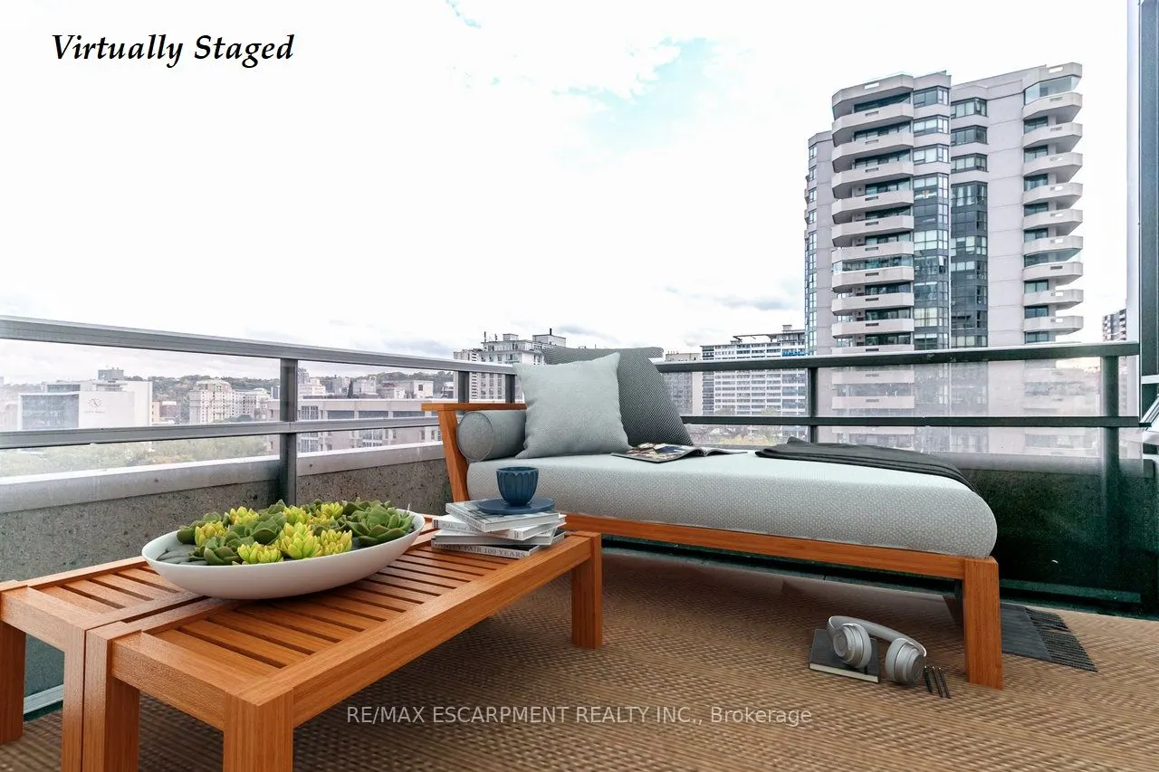 150 Main Street W, #801