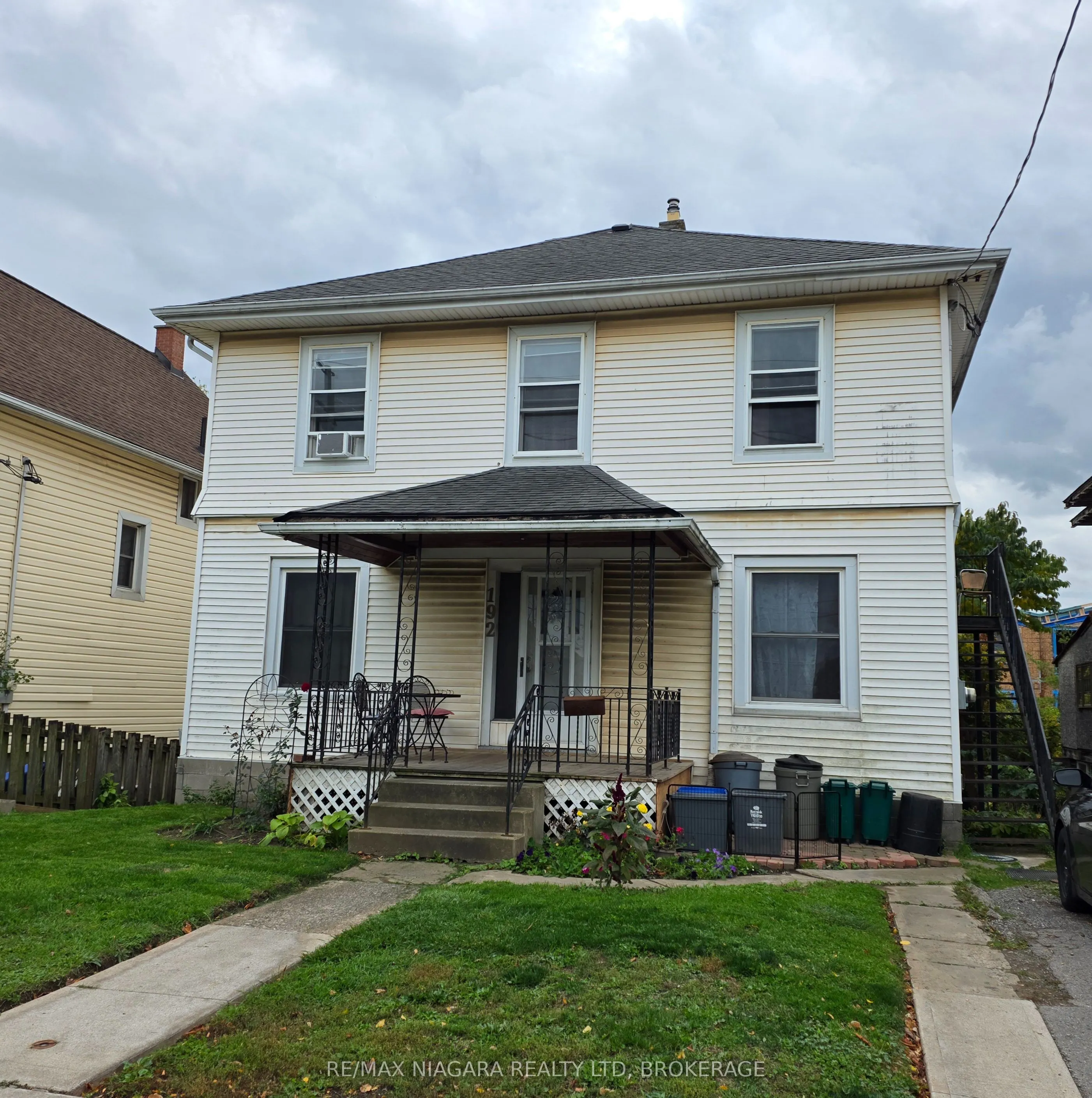 192 Queenston Street