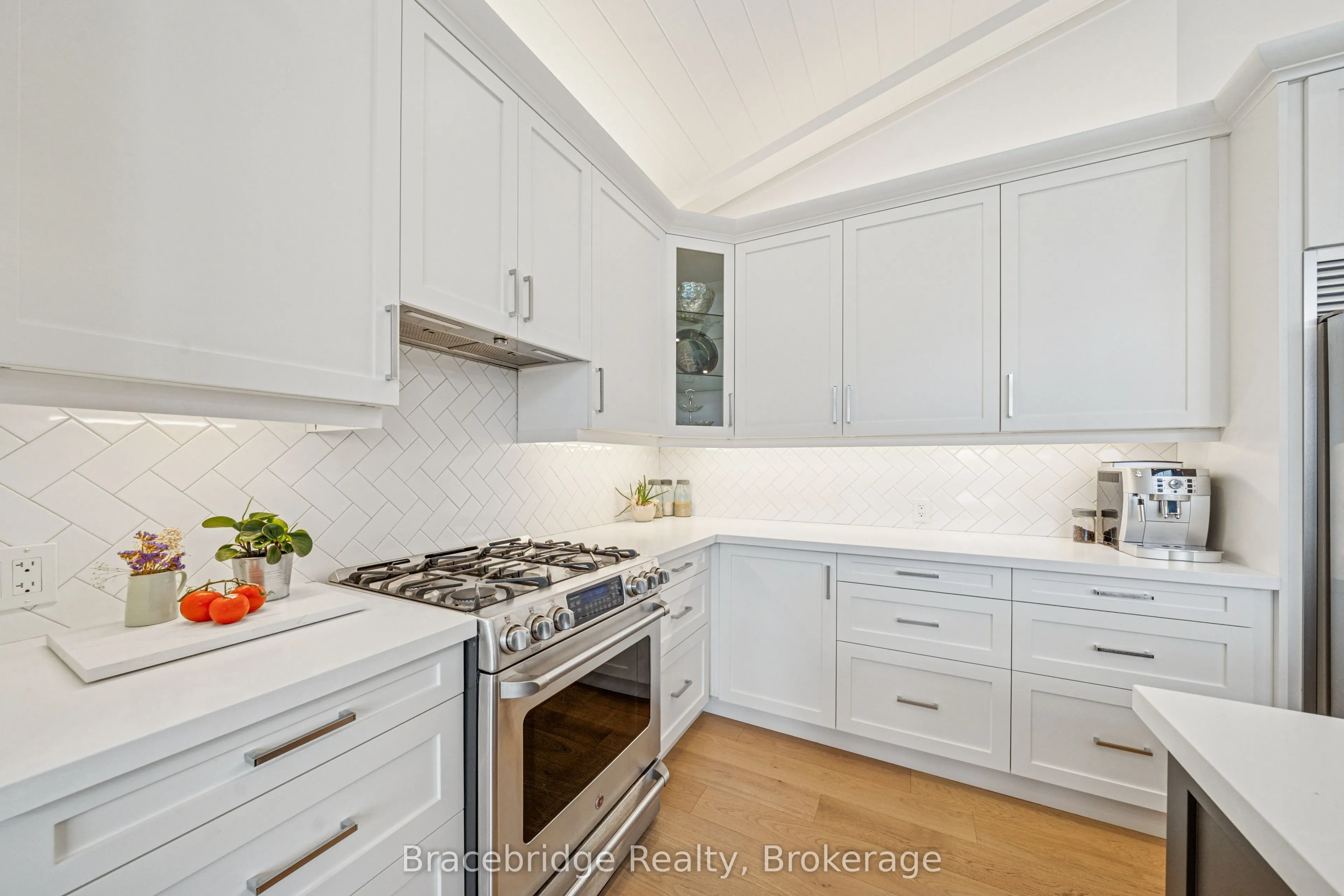 1006 Stephens Bay Road