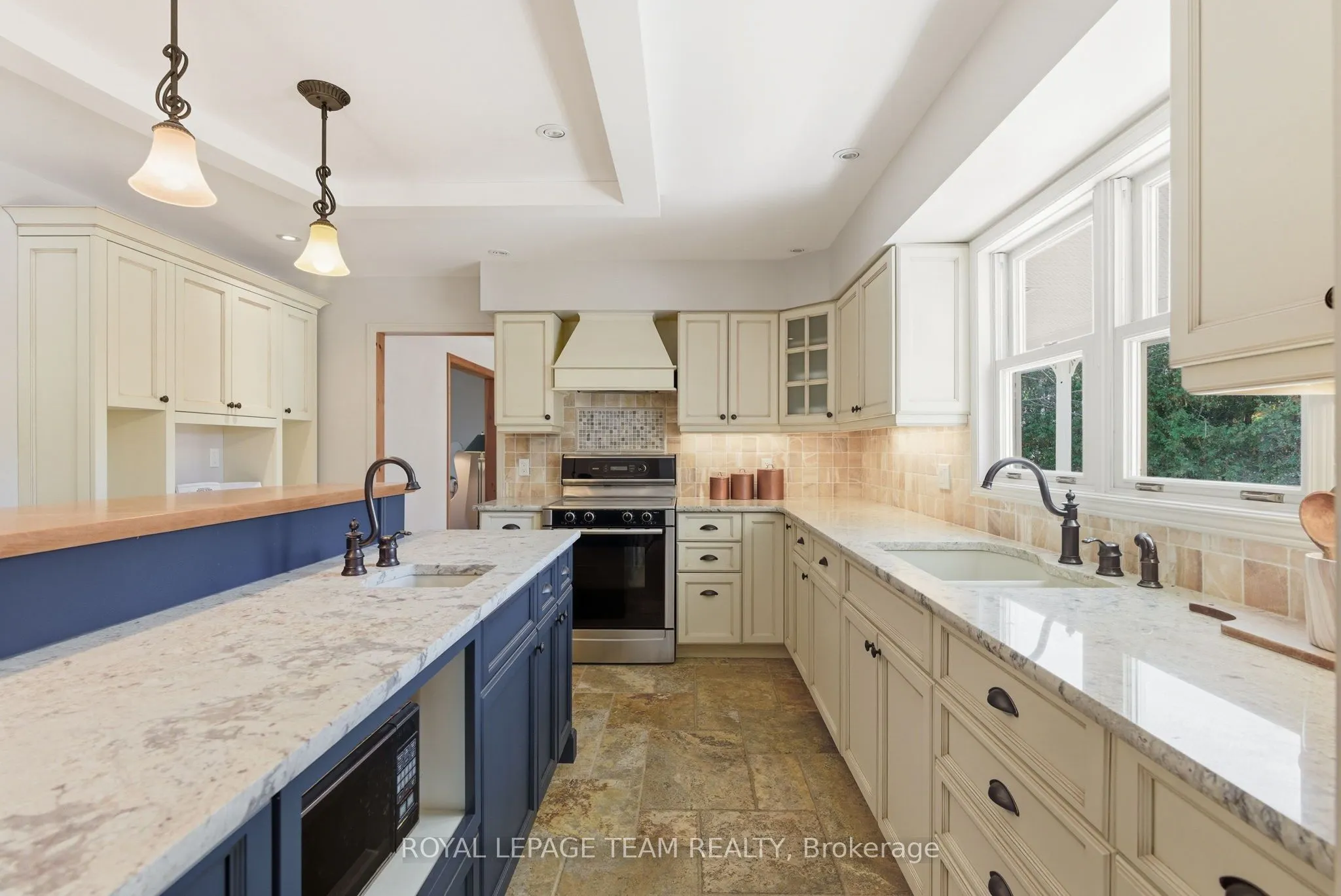 1102 Cindy Hill Crescent