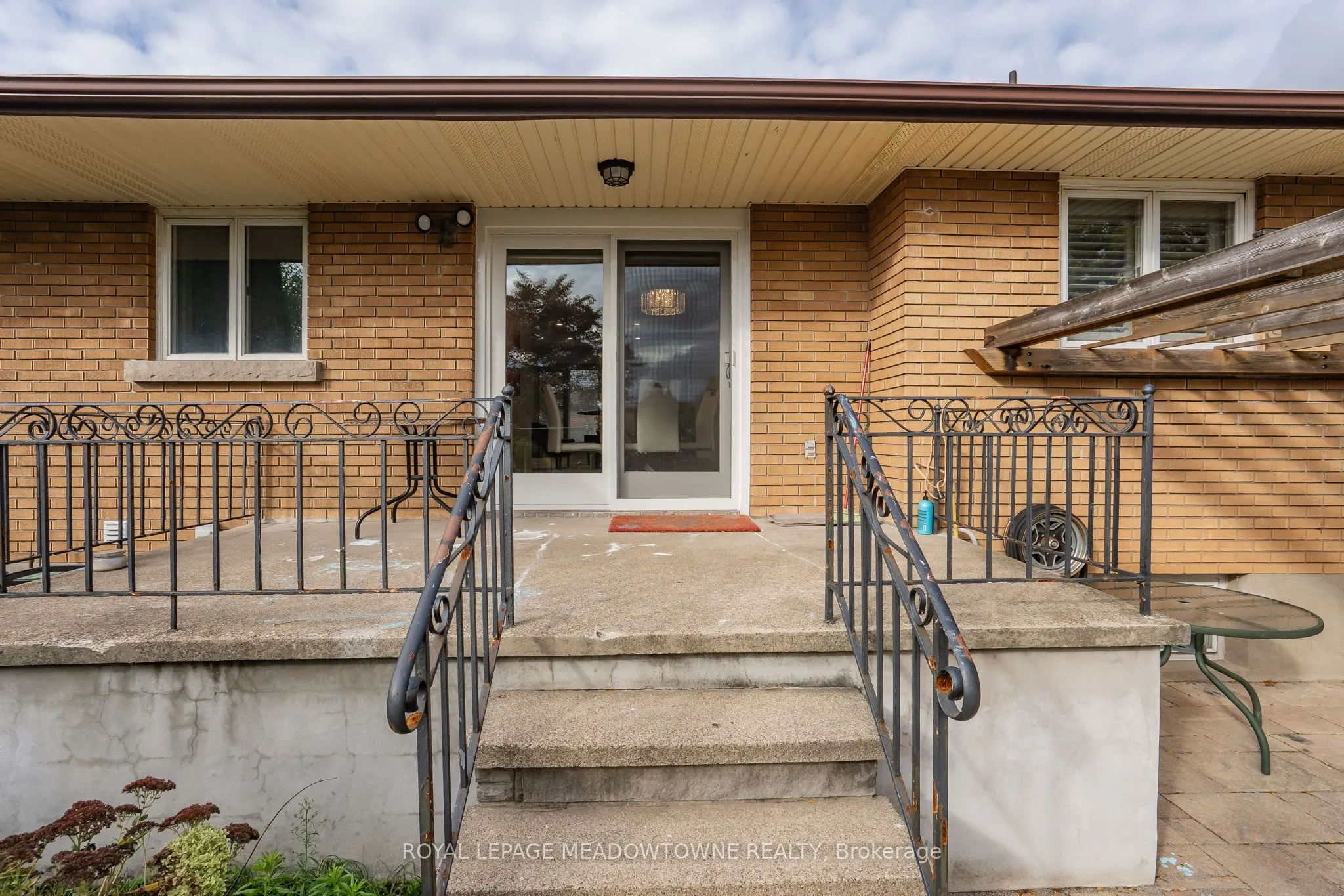 6256 Balmoral Avenue