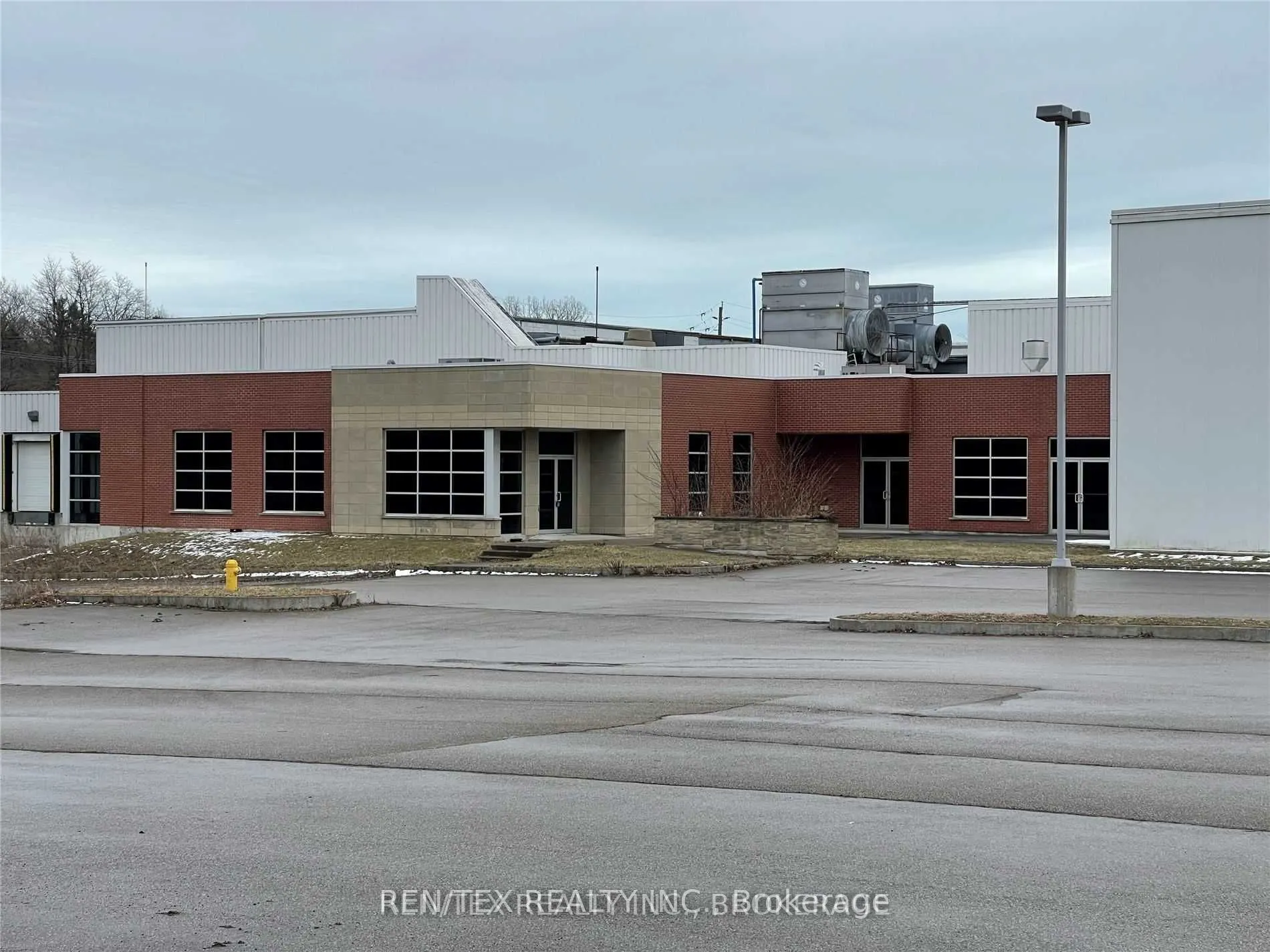 469 Norfolk Street N