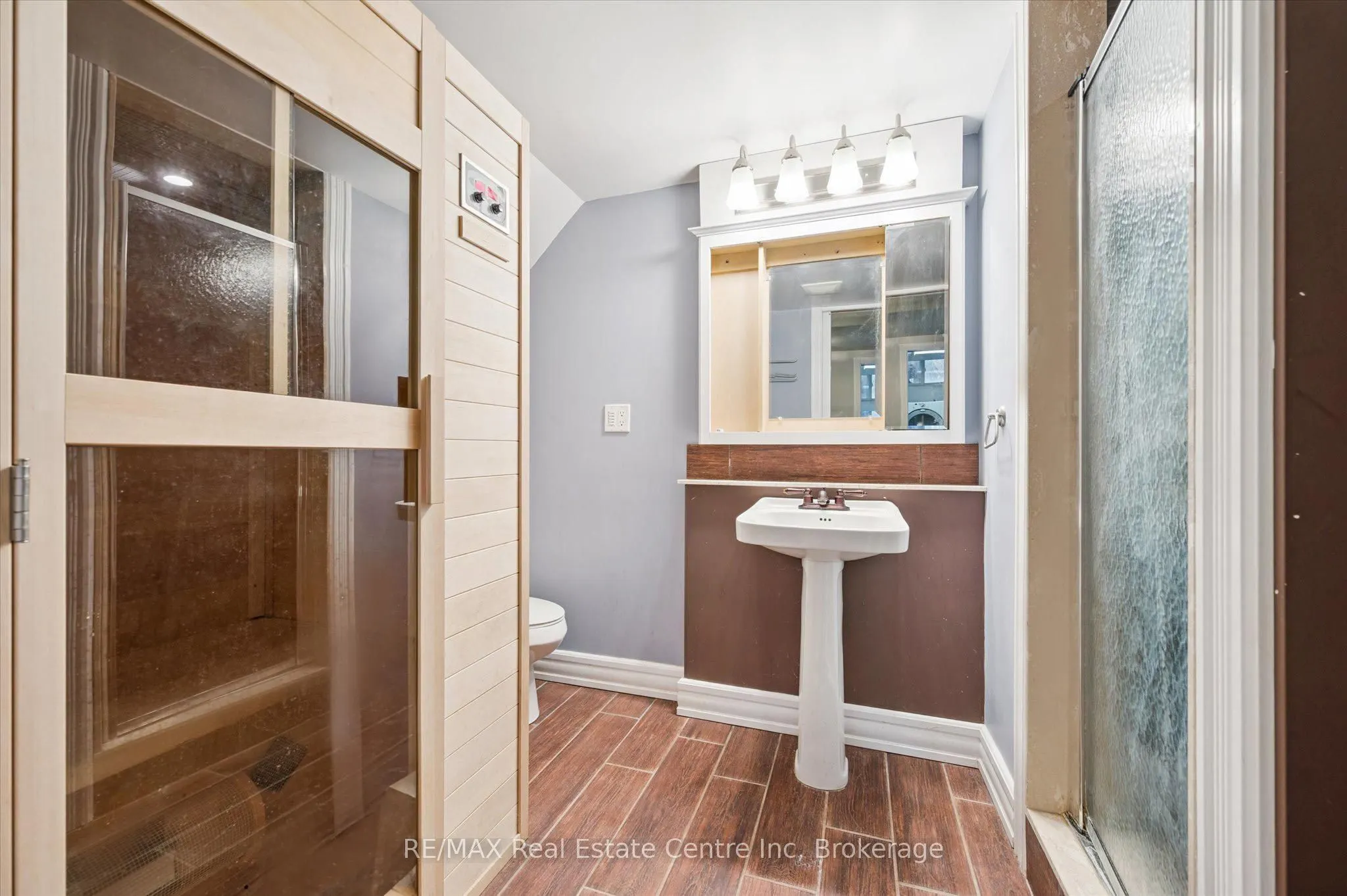 500 WATSON Parkway S