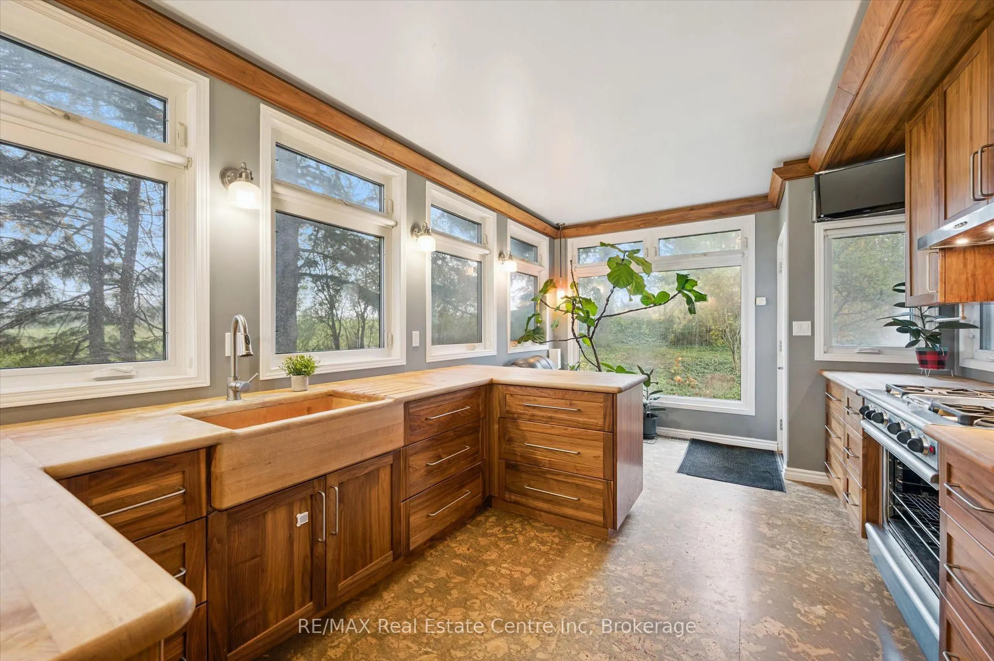 500 WATSON Parkway S