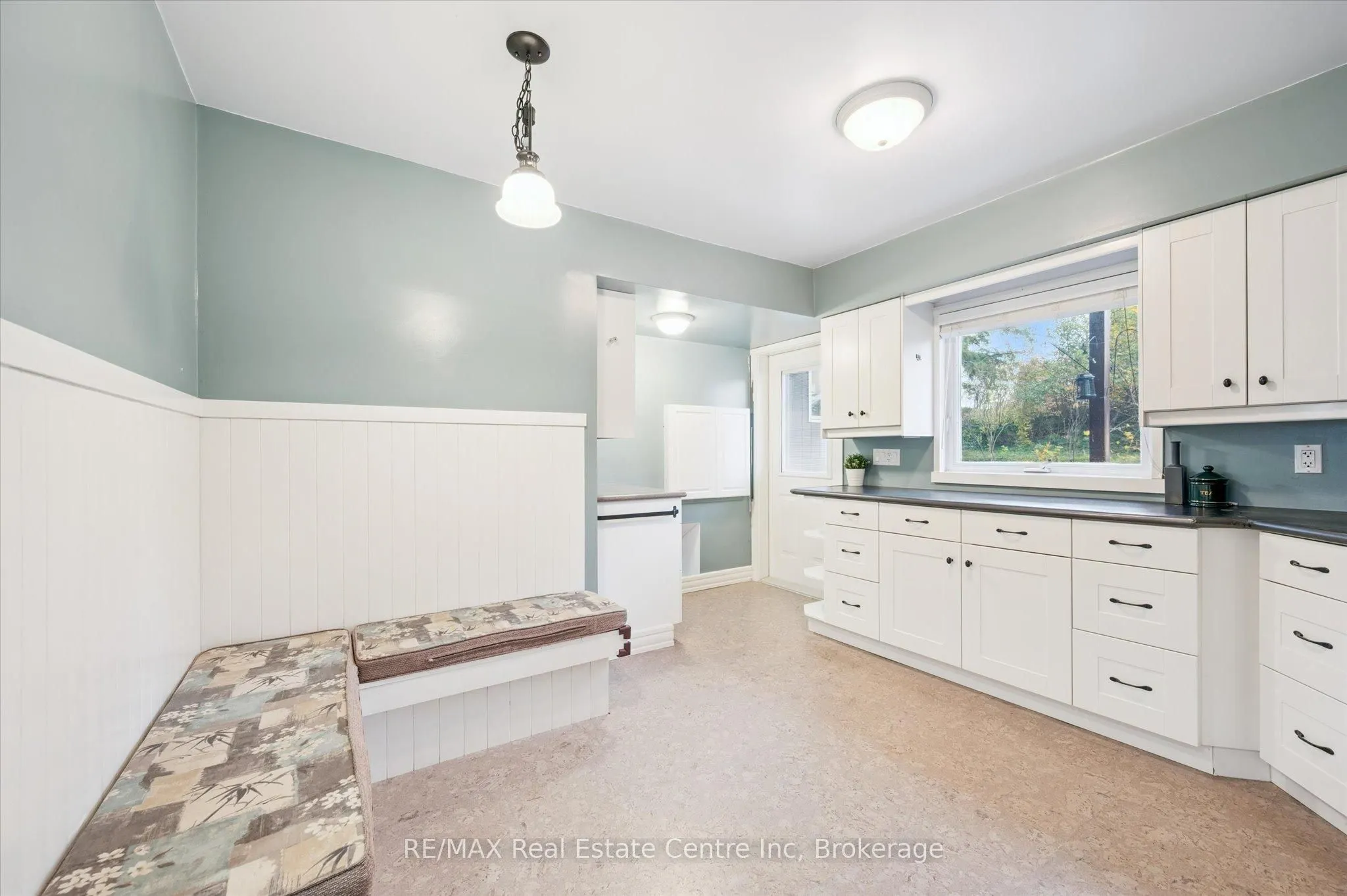 500 WATSON Parkway S