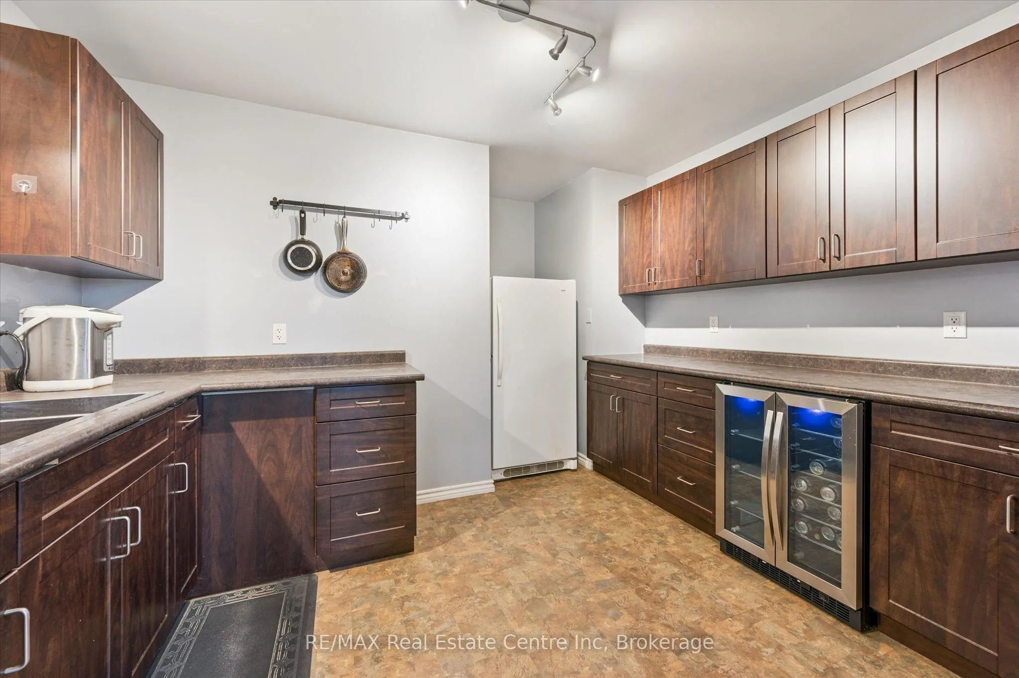 500 WATSON Parkway S