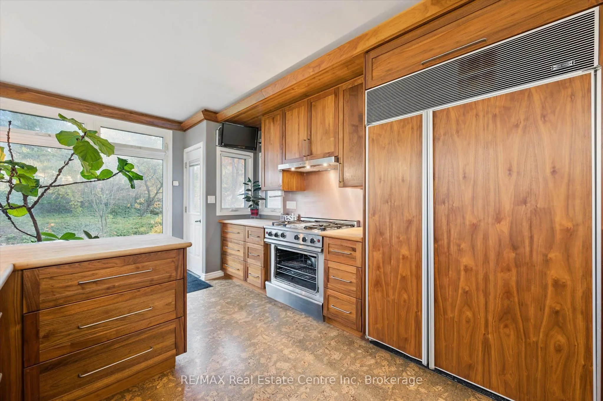 500 WATSON Parkway S