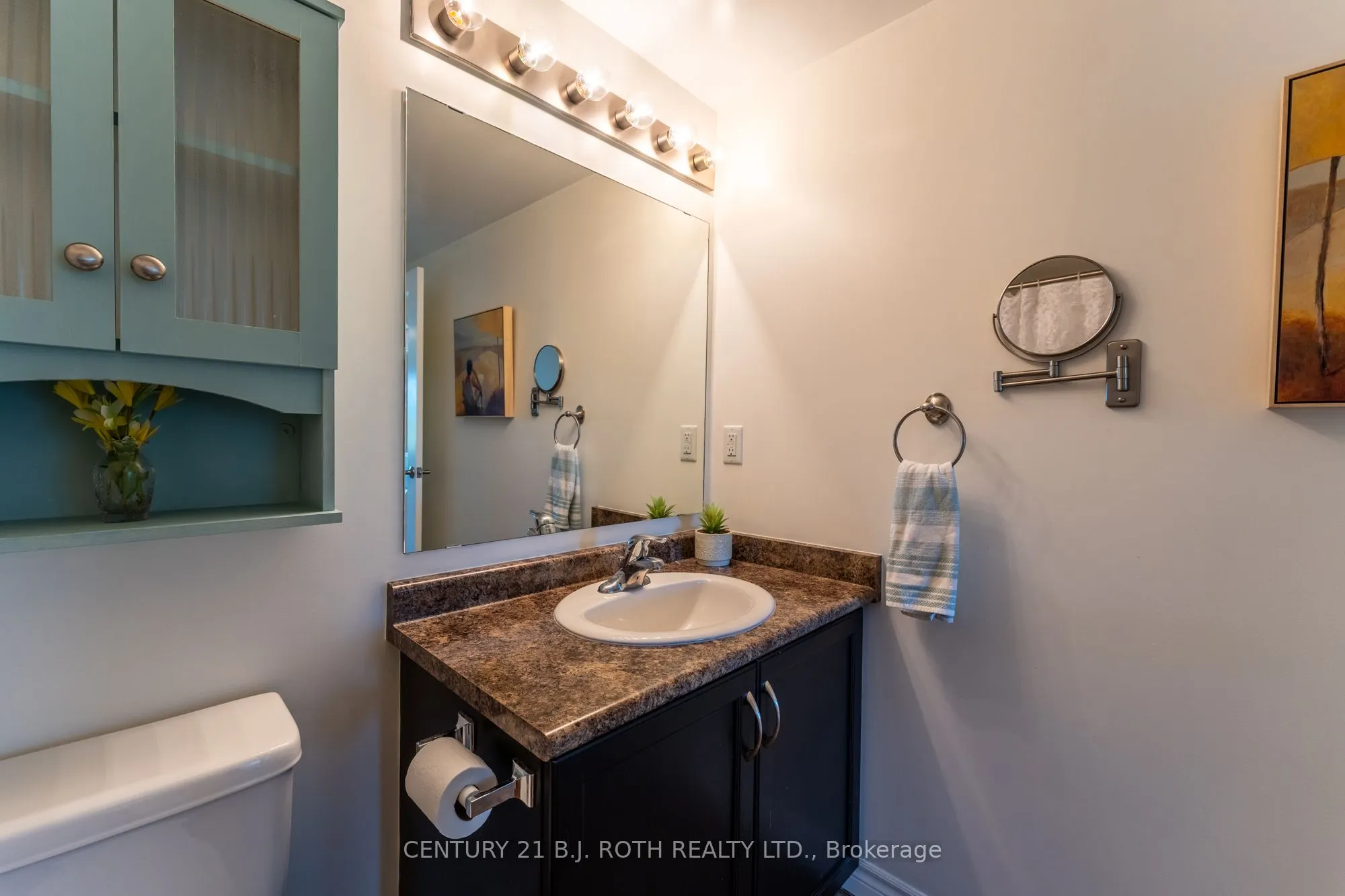 67 Kingsbury Square, #403