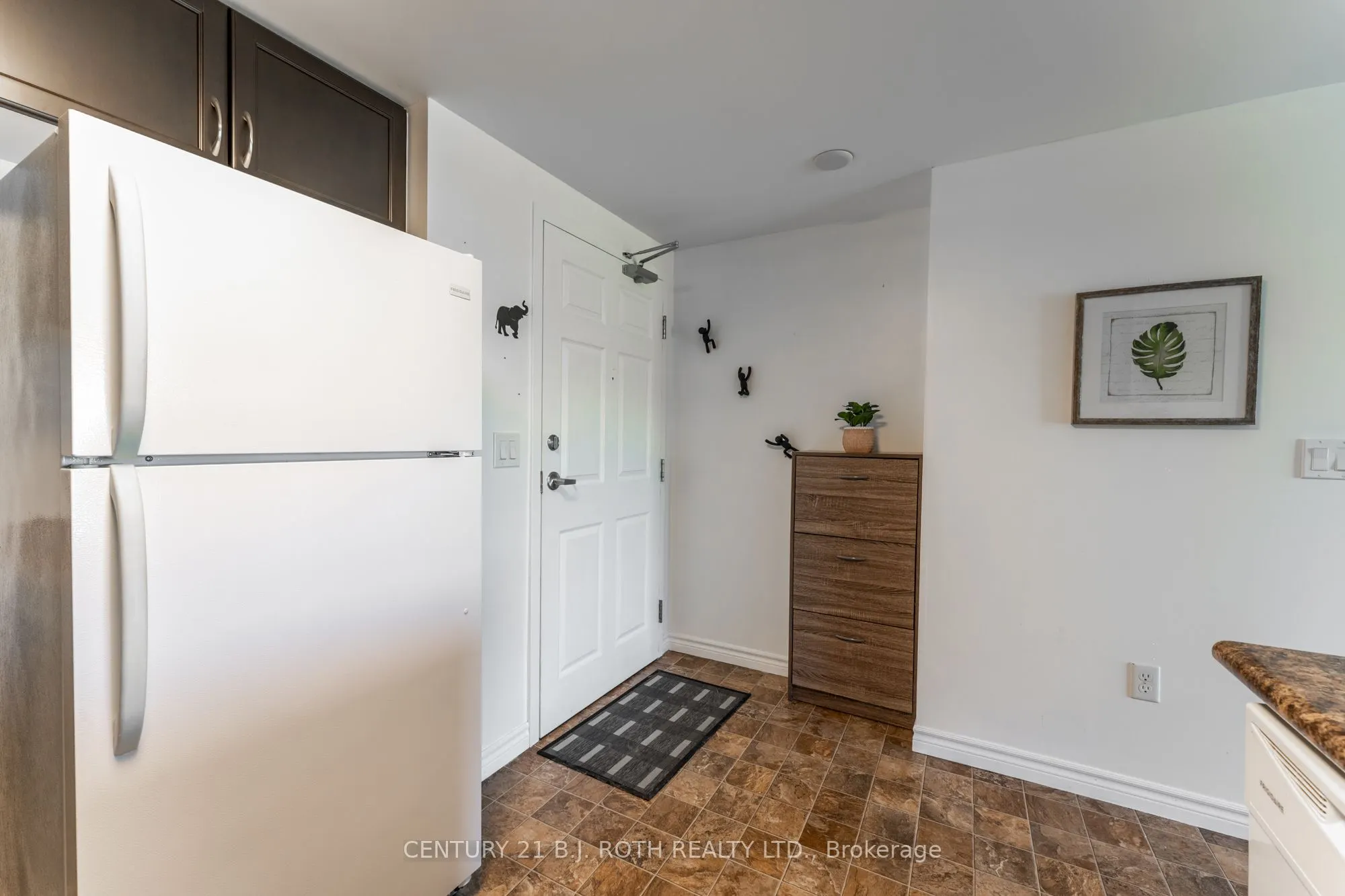 67 Kingsbury Square, #403