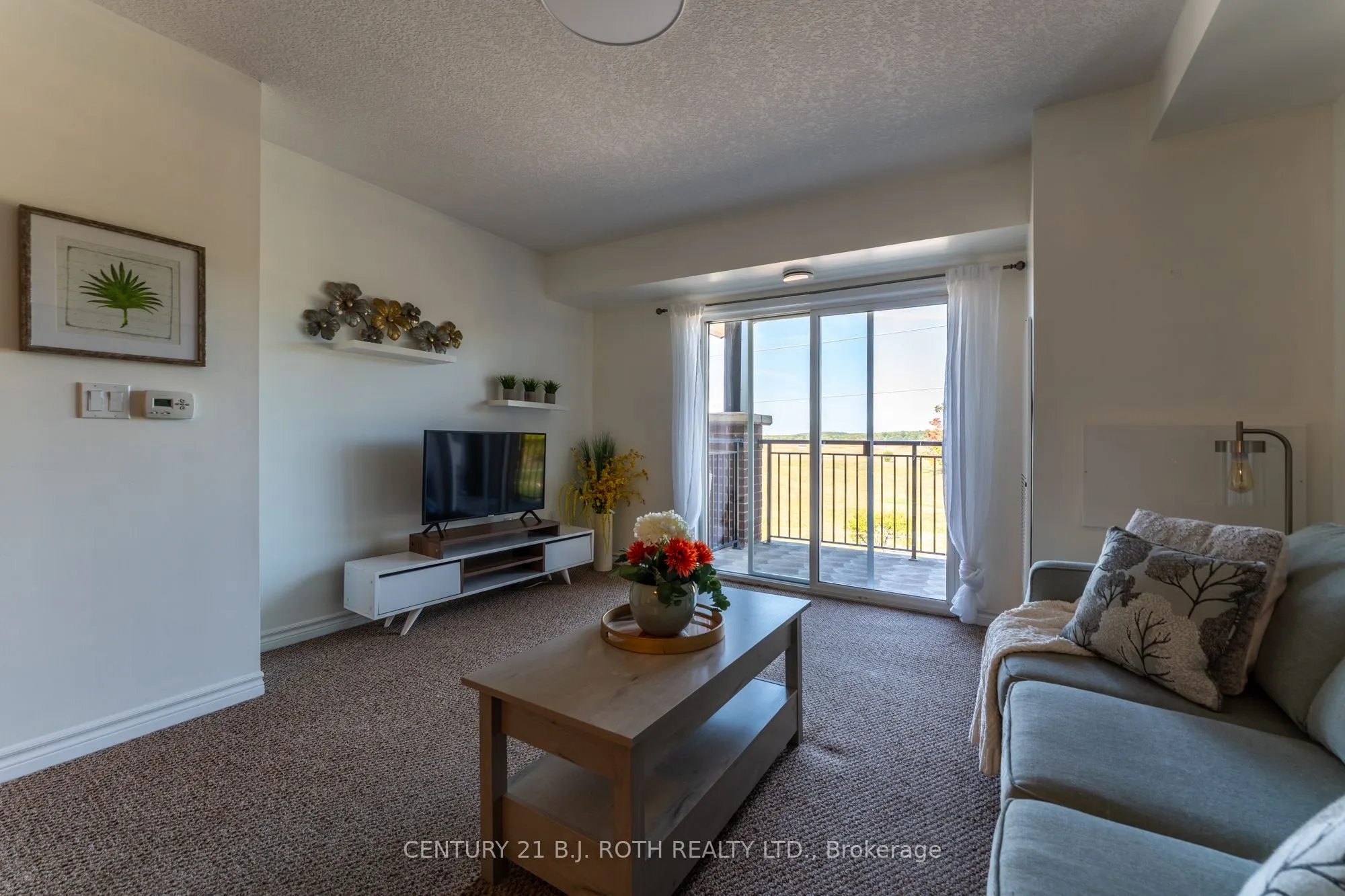 67 Kingsbury Square, #403