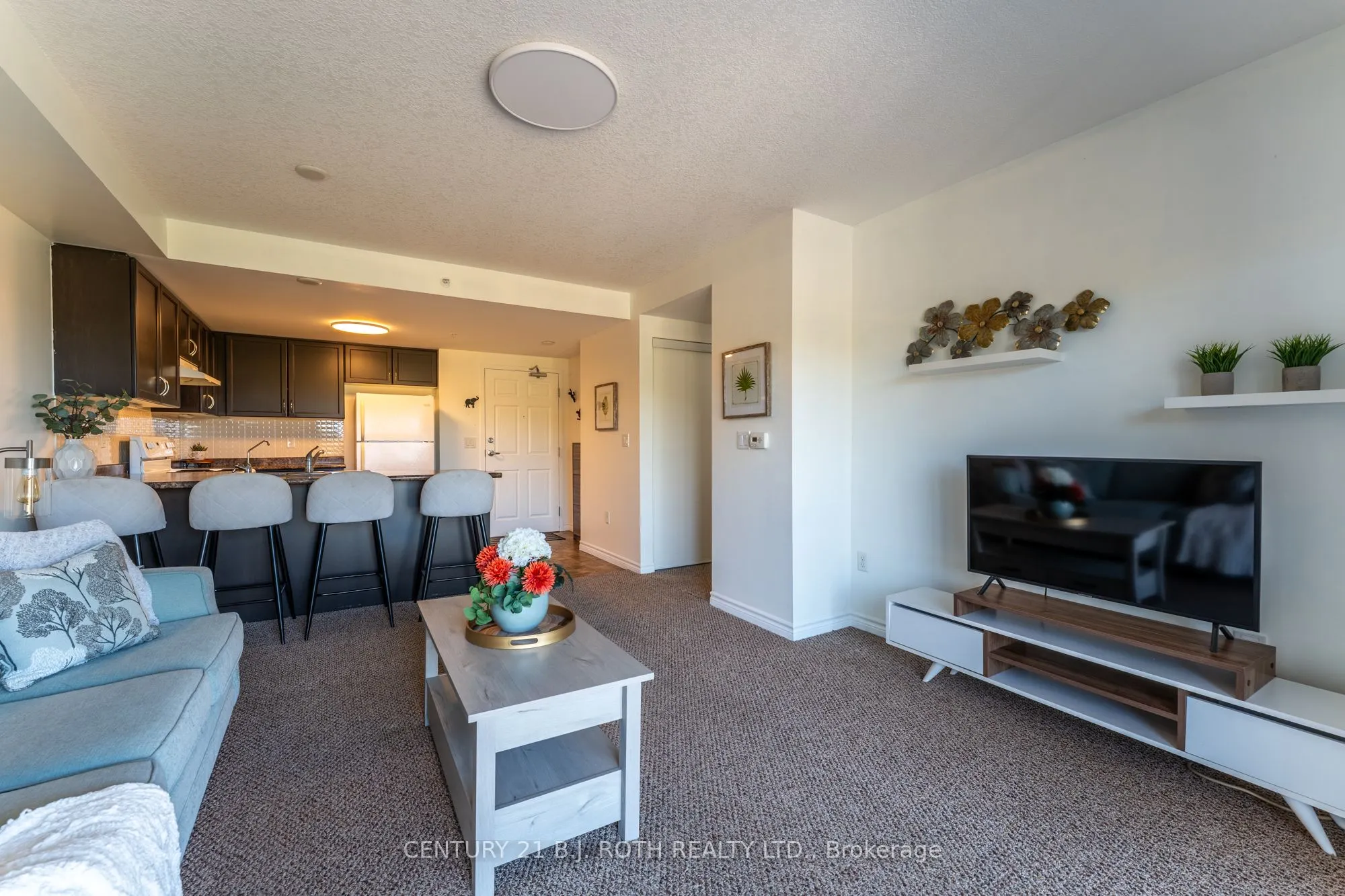 67 Kingsbury Square, #403