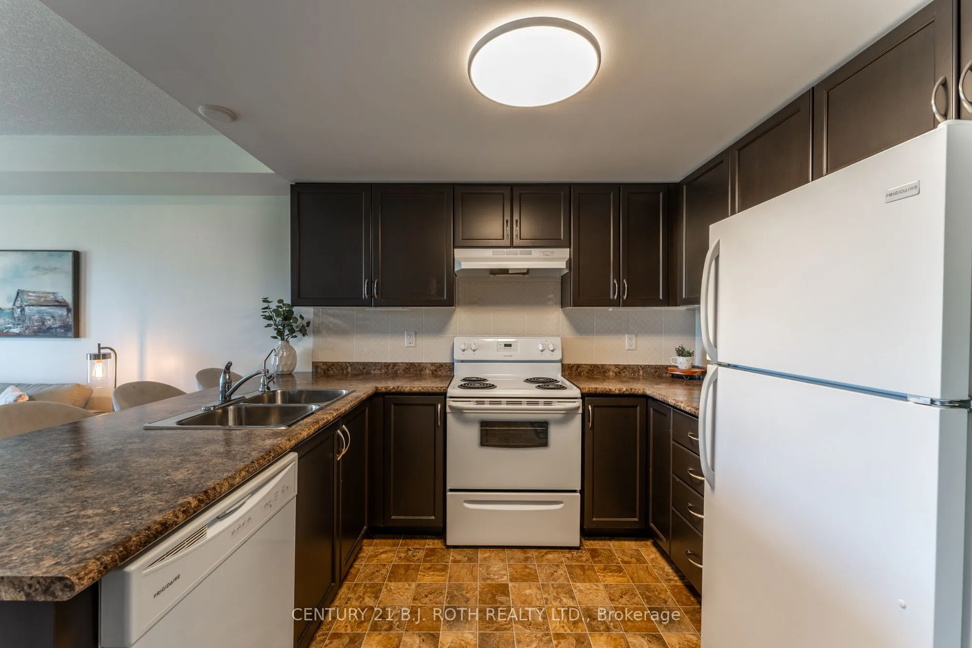 67 Kingsbury Square, #403