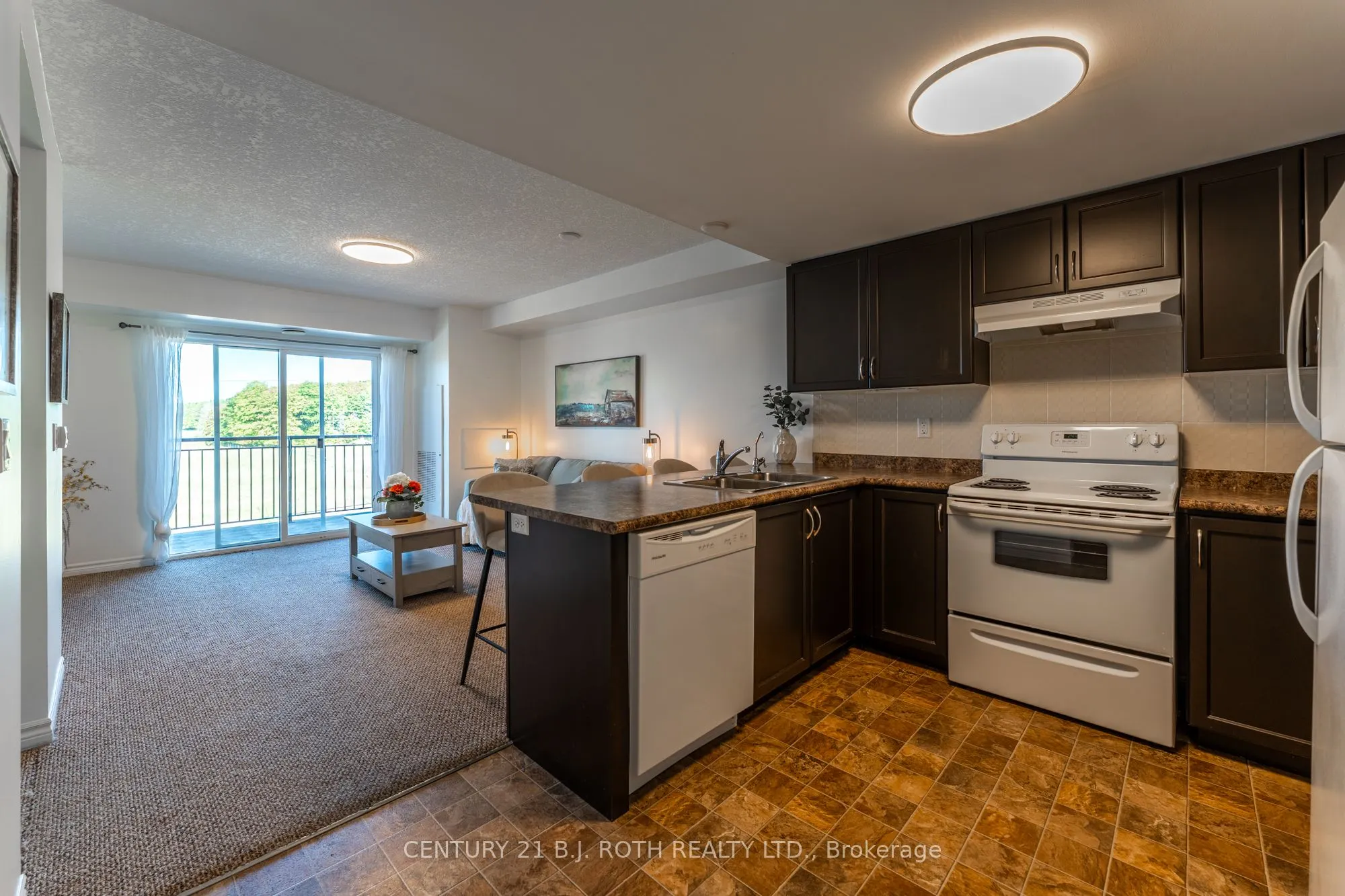 67 Kingsbury Square, #403