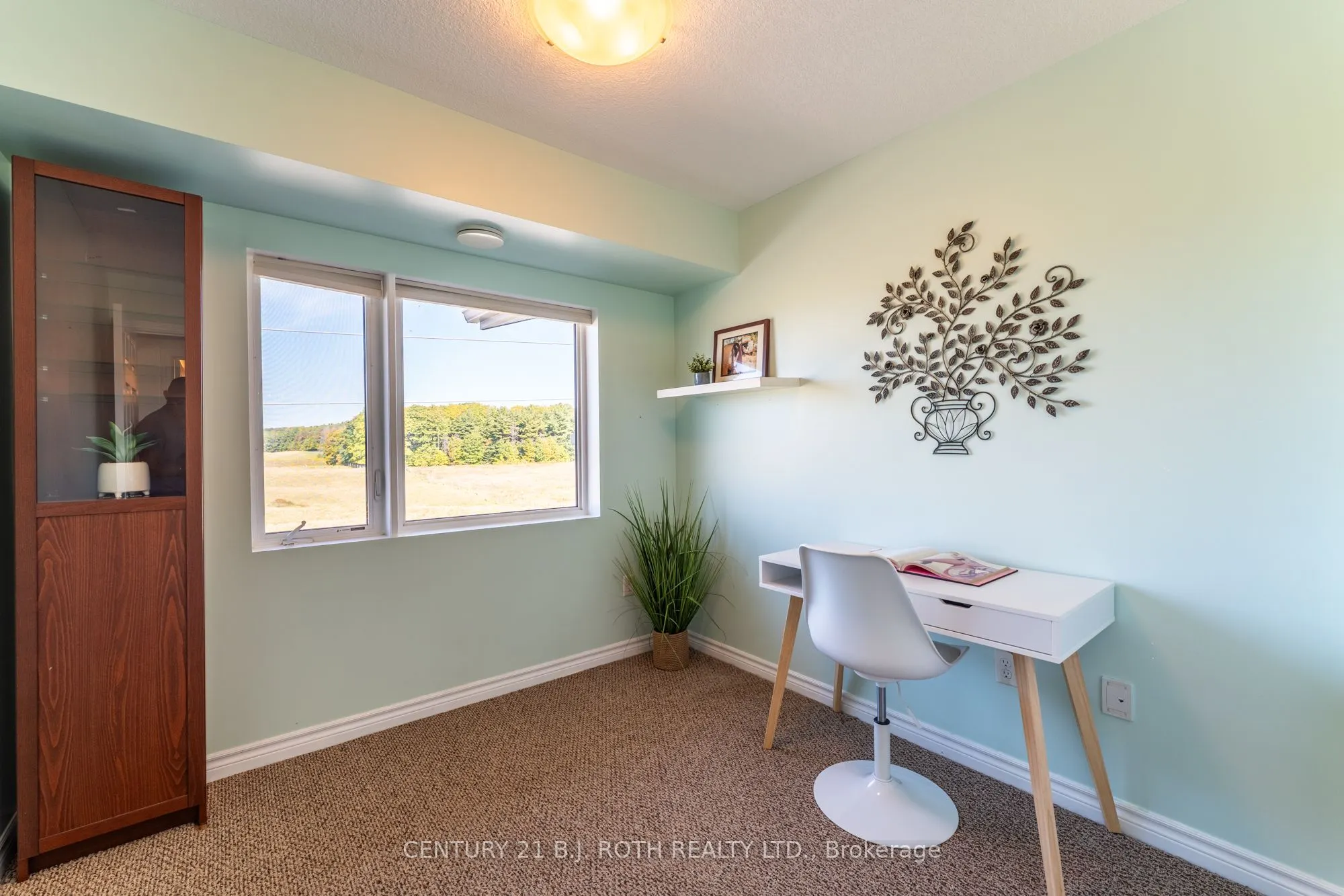 67 Kingsbury Square, #403