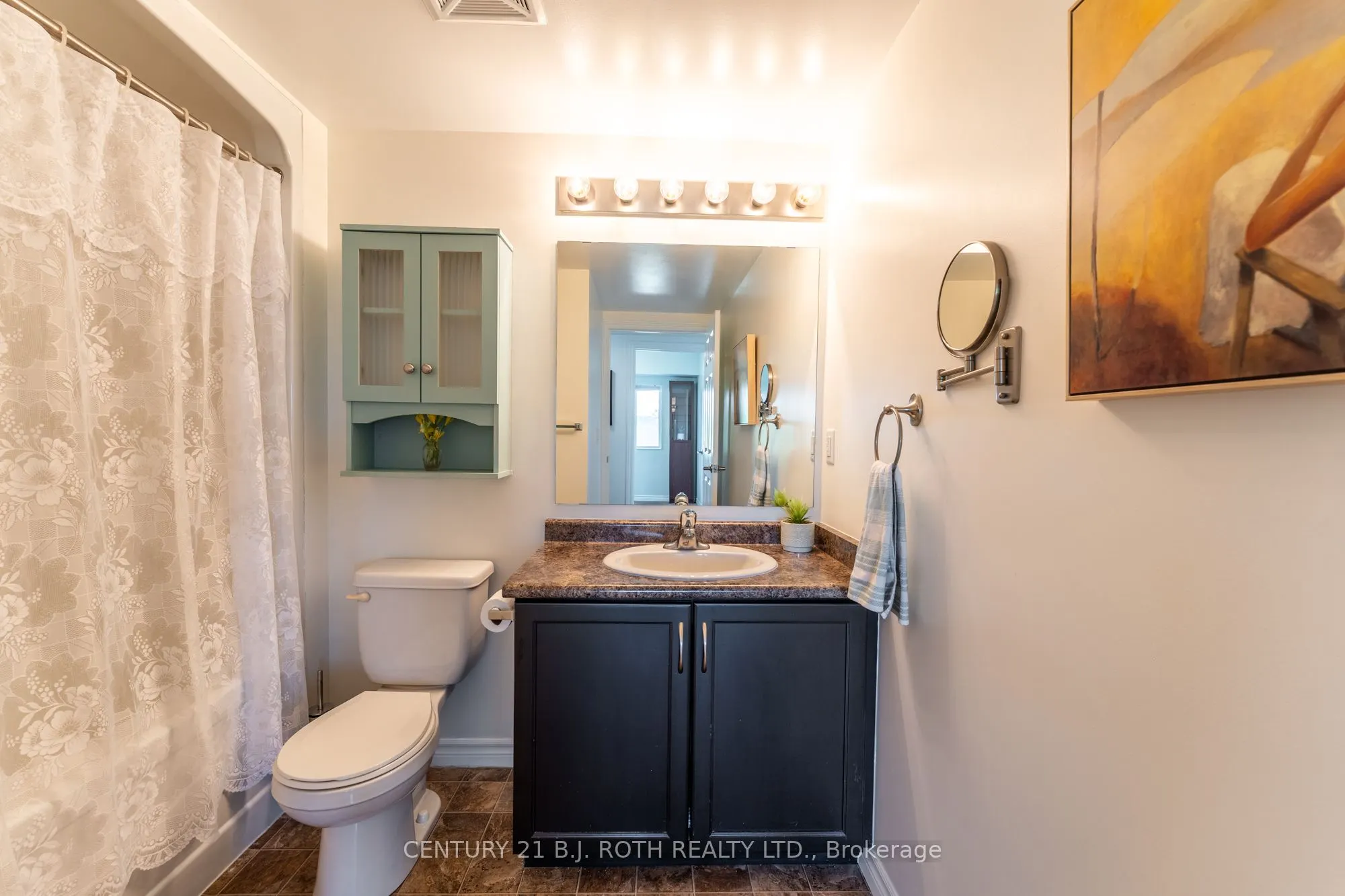 67 Kingsbury Square, #403