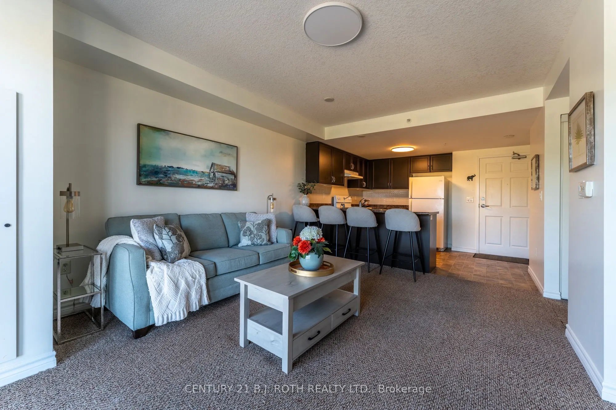 67 Kingsbury Square, #403