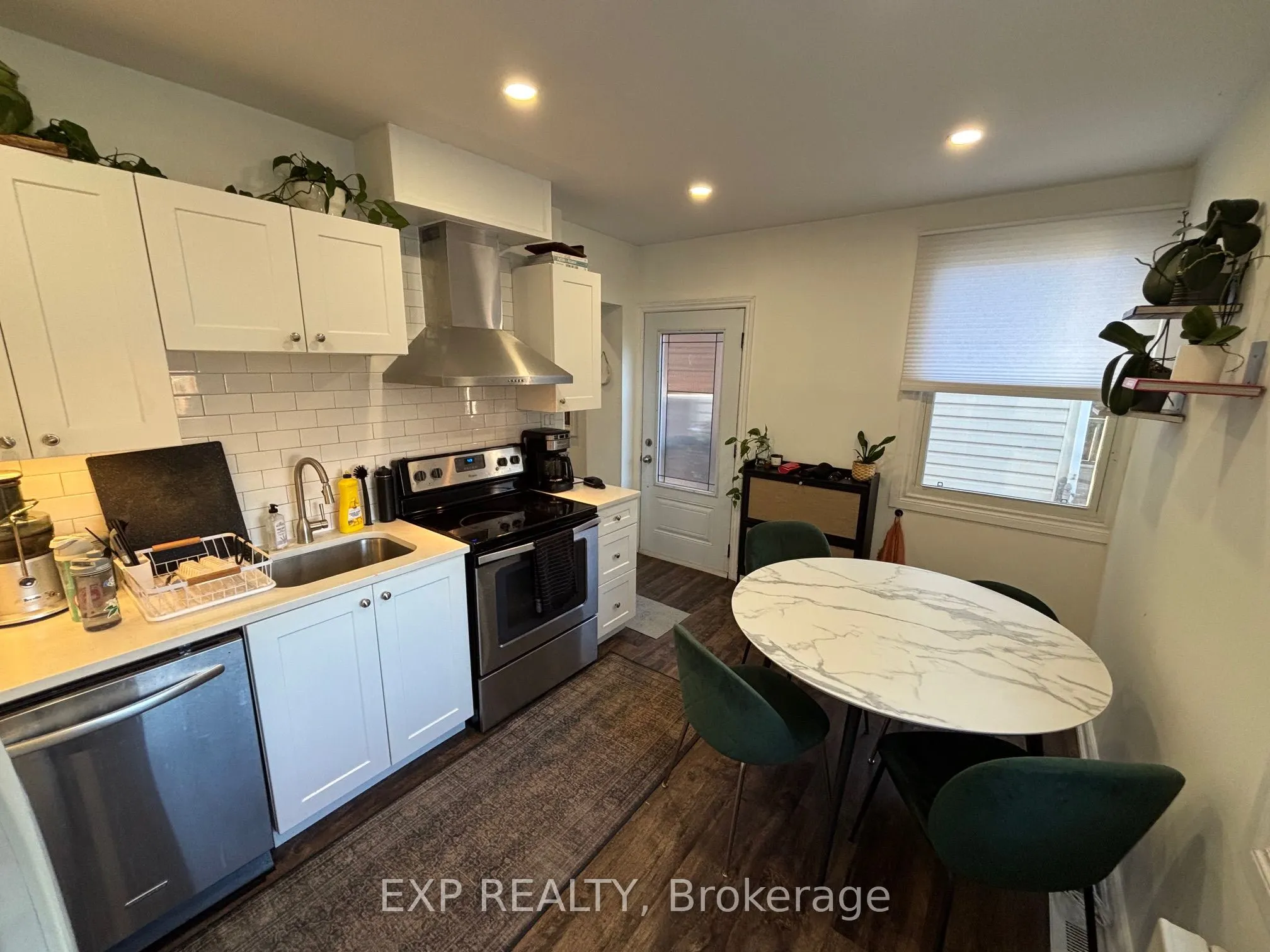 163 Wentworth Street N, #Main