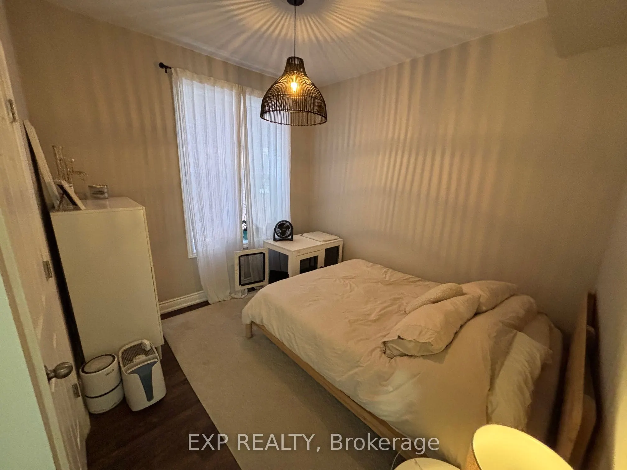 163 Wentworth Street N, #Main