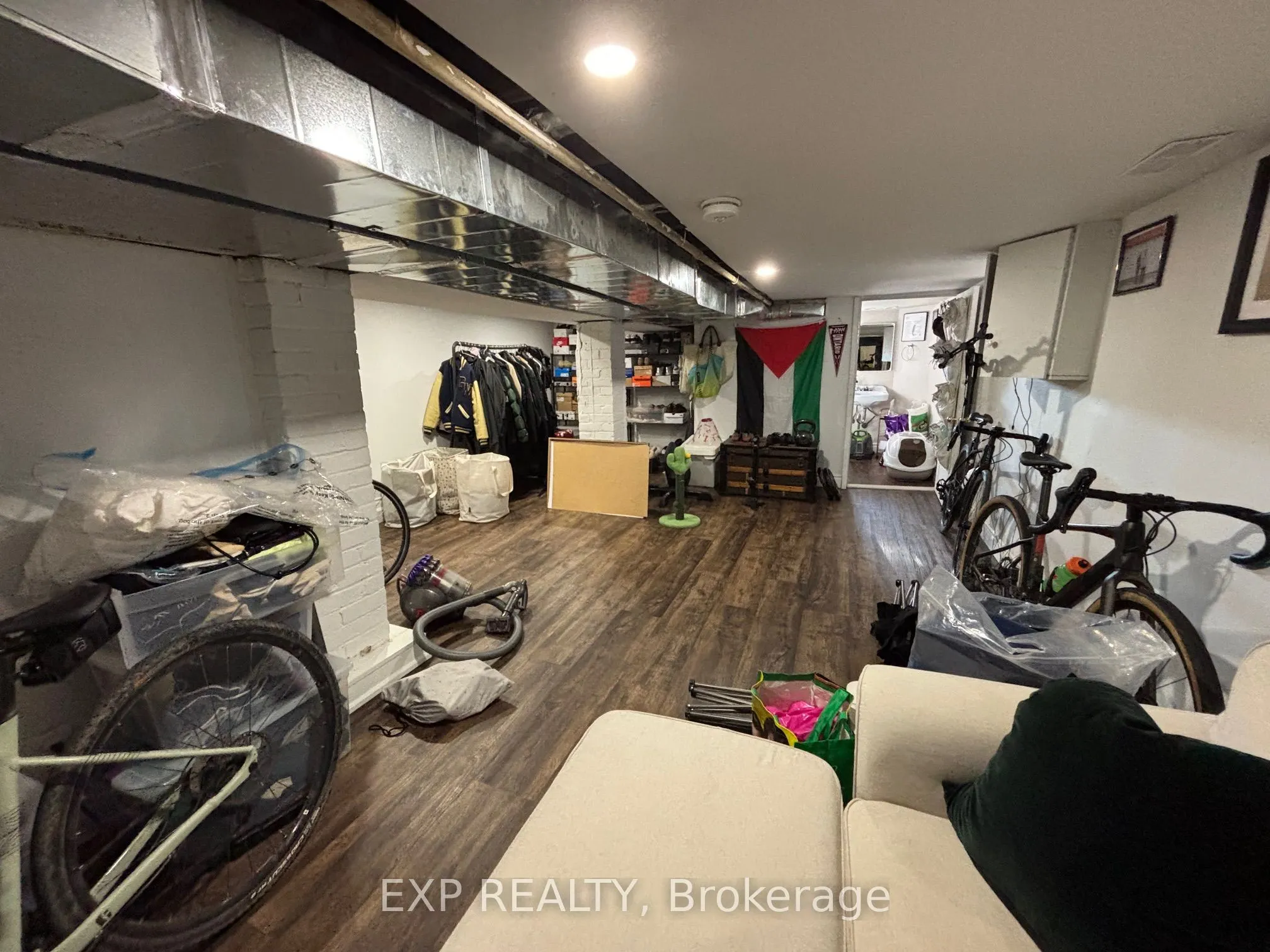 163 Wentworth Street N, #Main