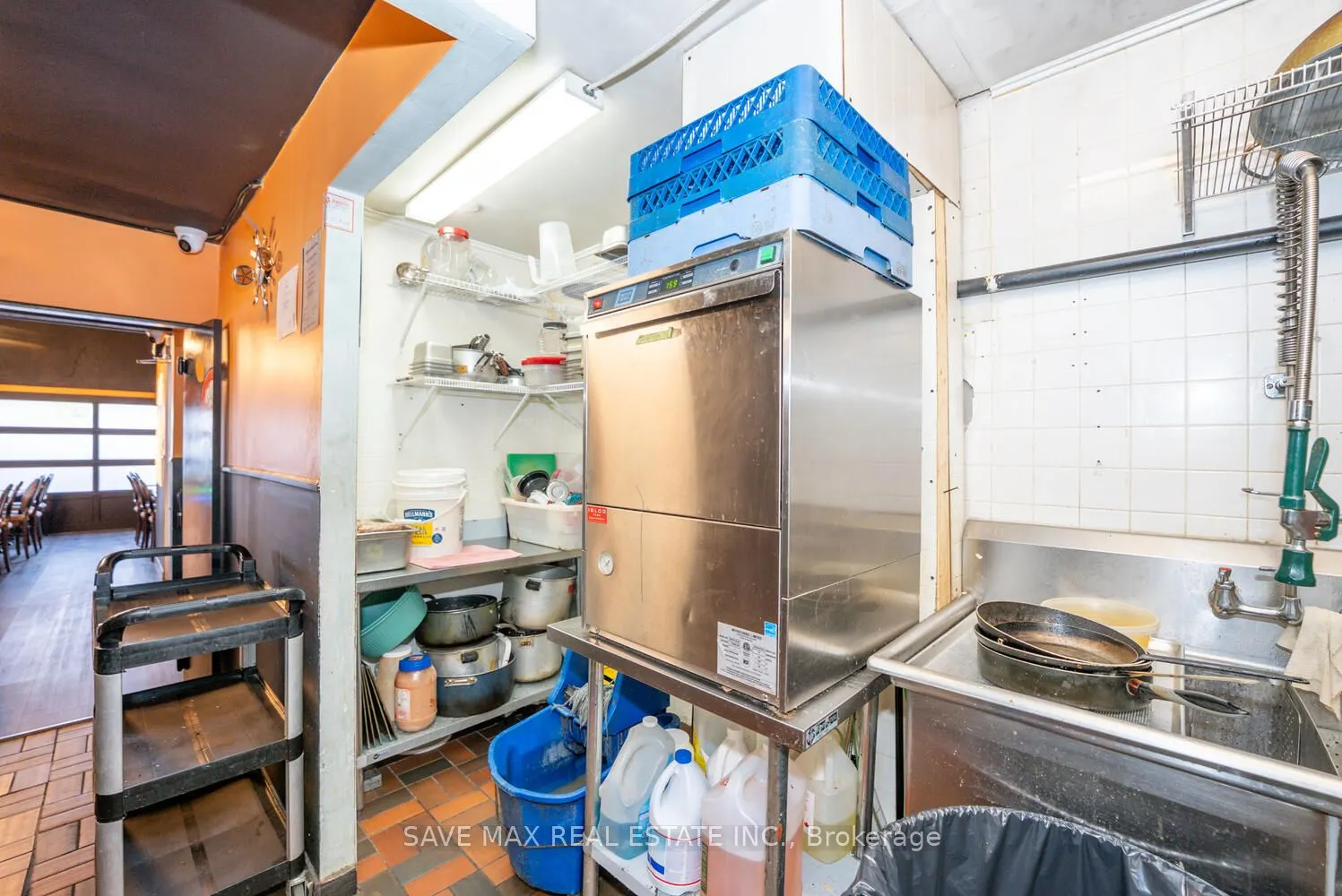 466 Merritt Street, #4