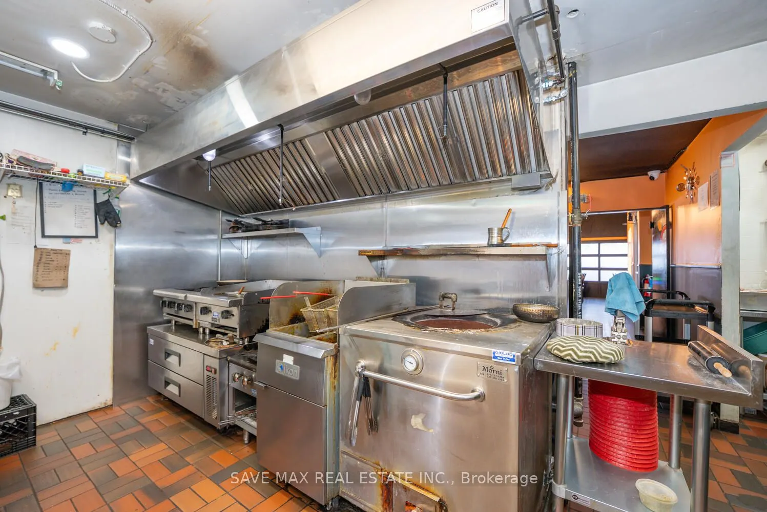 466 Merritt Street, #4