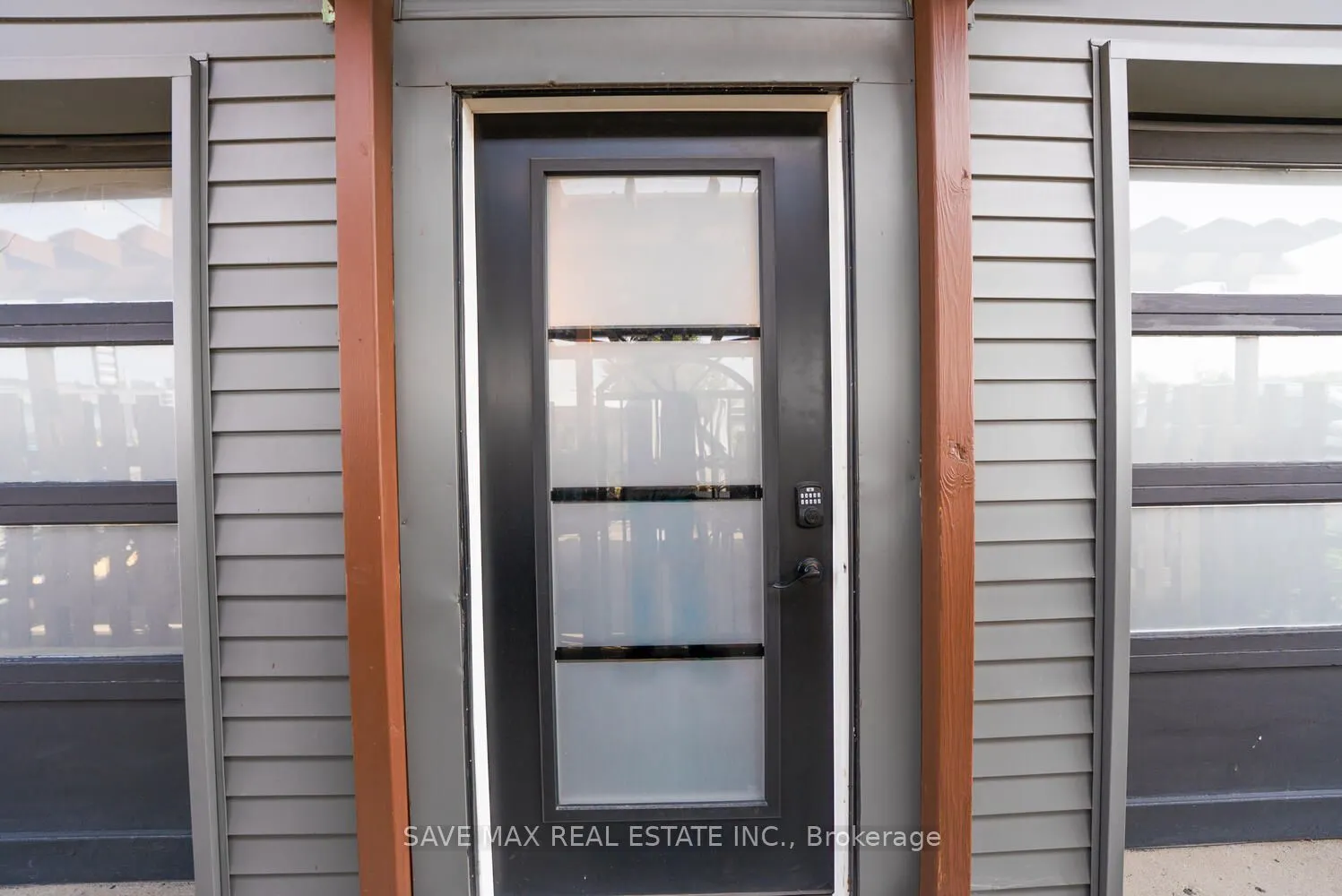 466 Merritt Street, #4