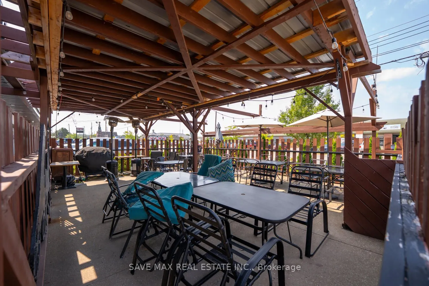 466 Merritt Street, #4