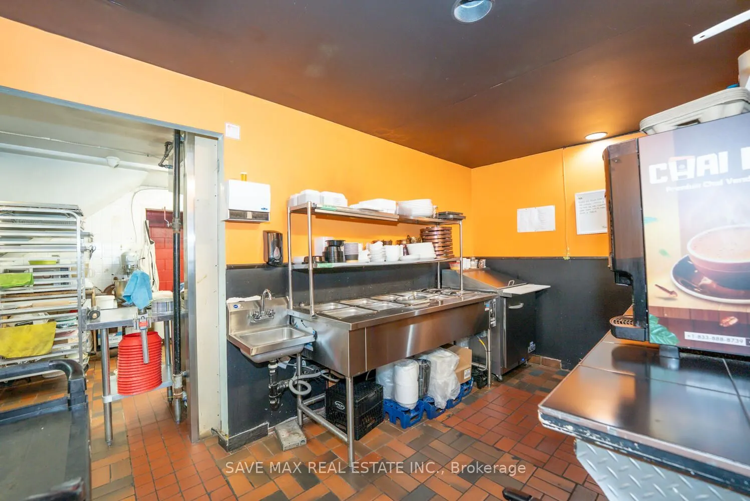 466 Merritt Street, #4