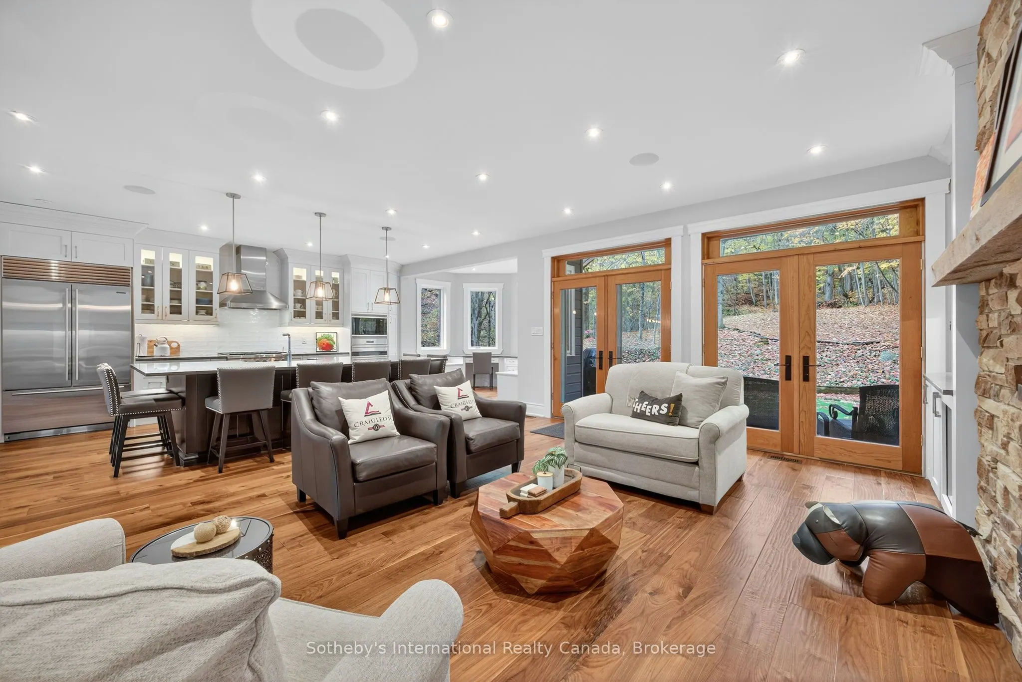 112 Arrowhead Crescent