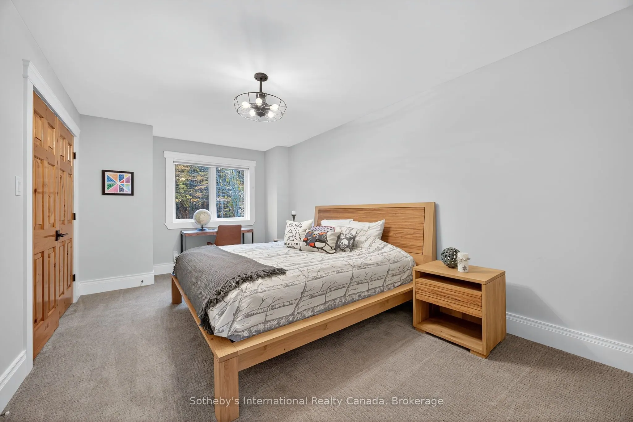 112 Arrowhead Crescent