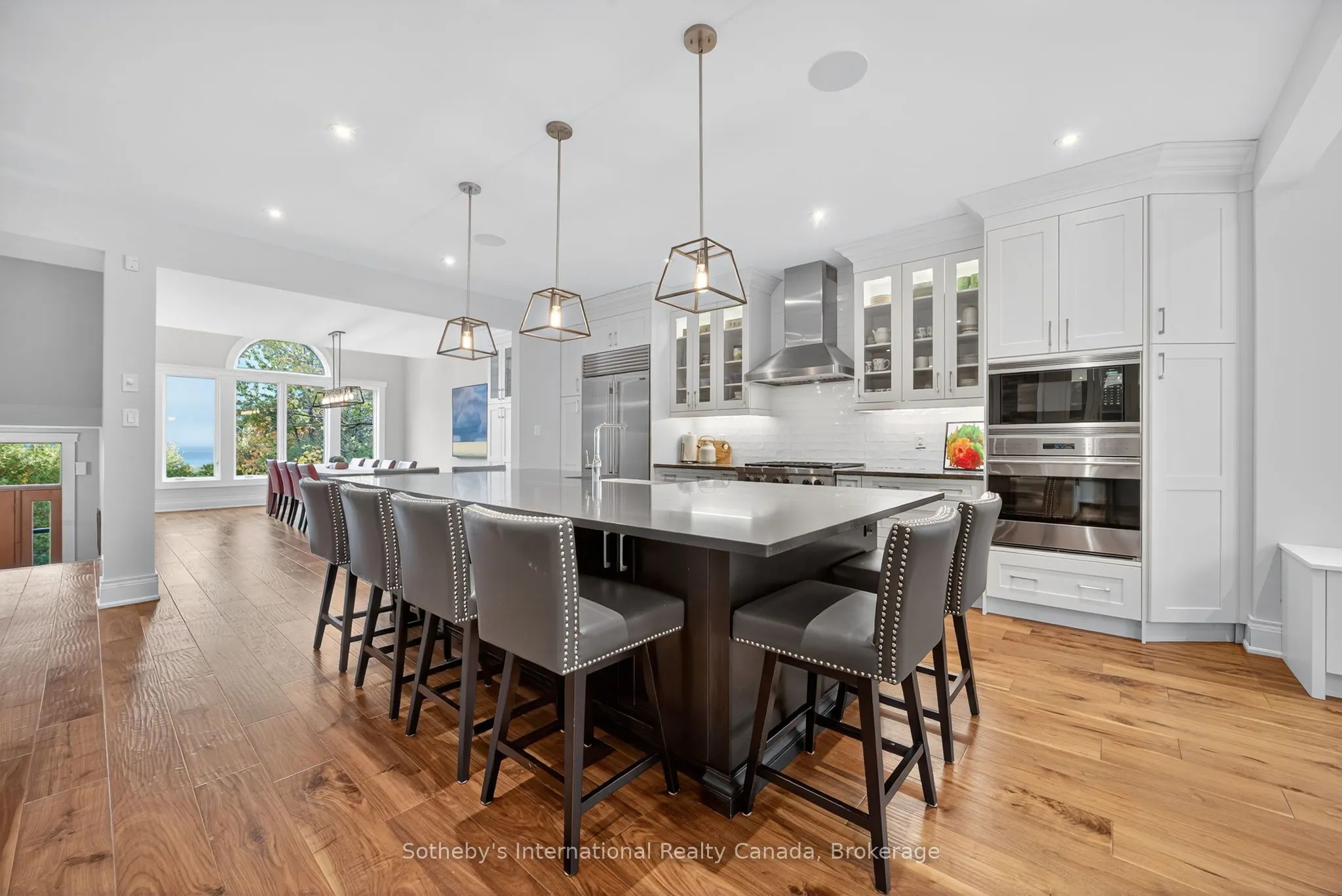 112 Arrowhead Crescent