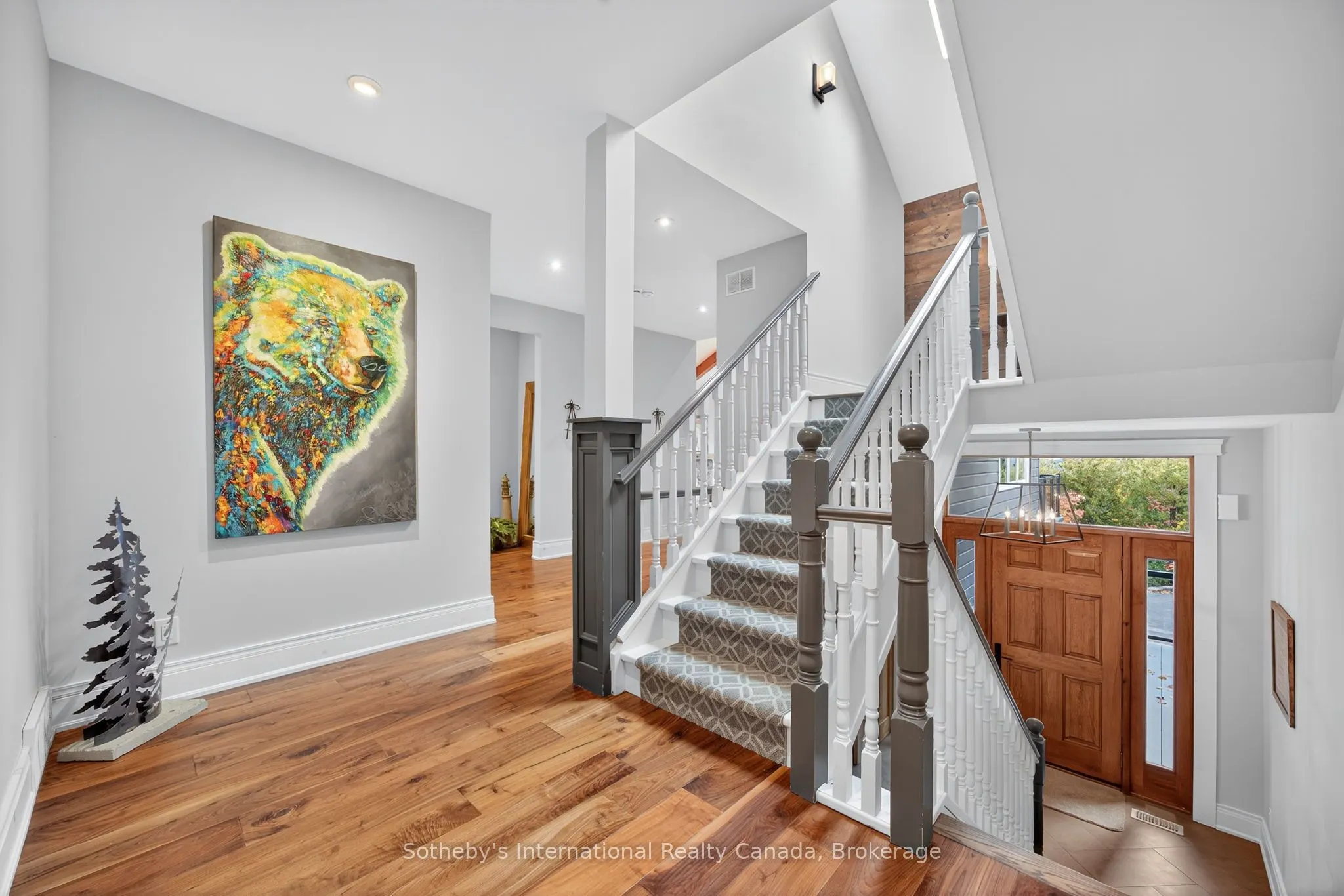 112 Arrowhead Crescent