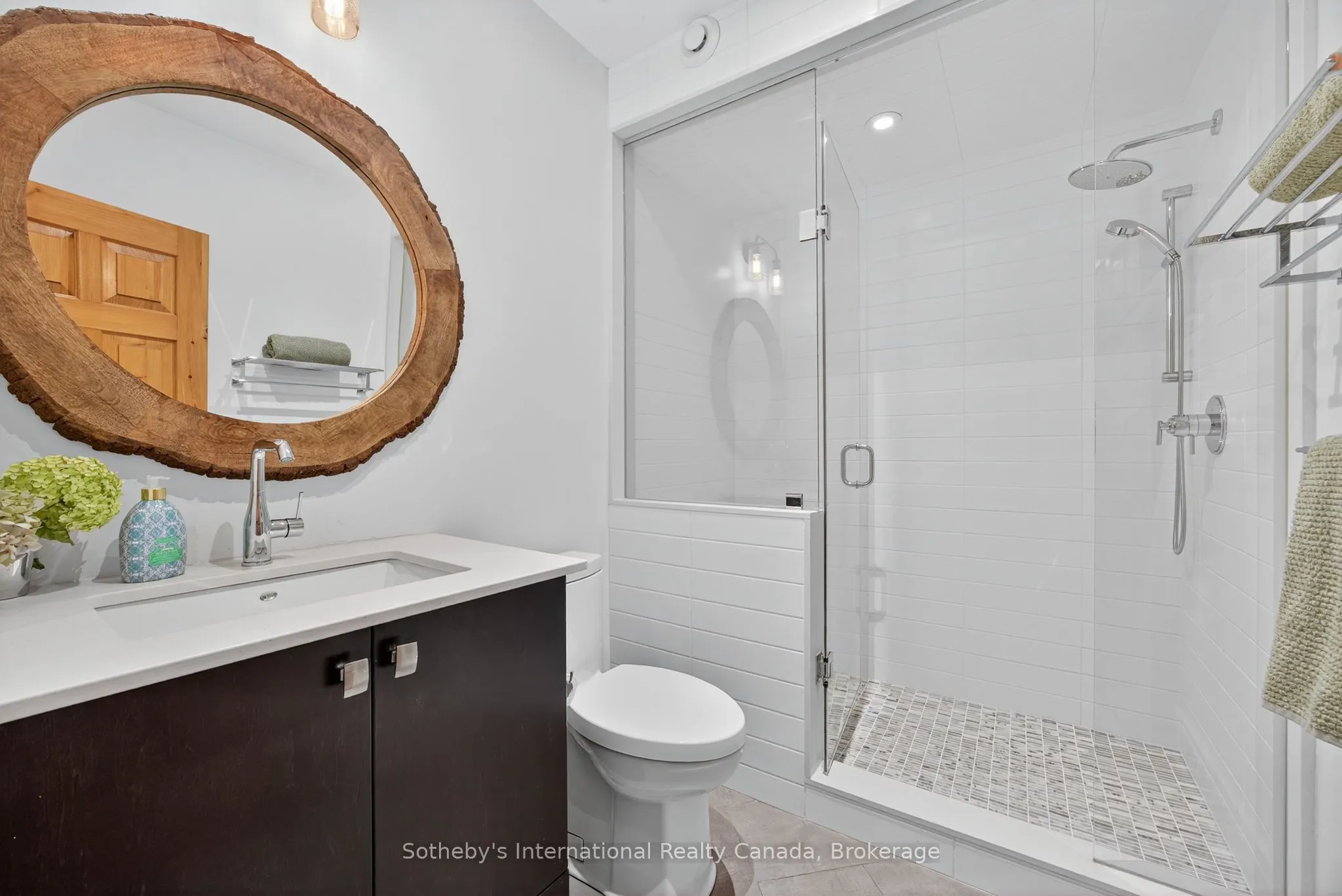 112 Arrowhead Crescent