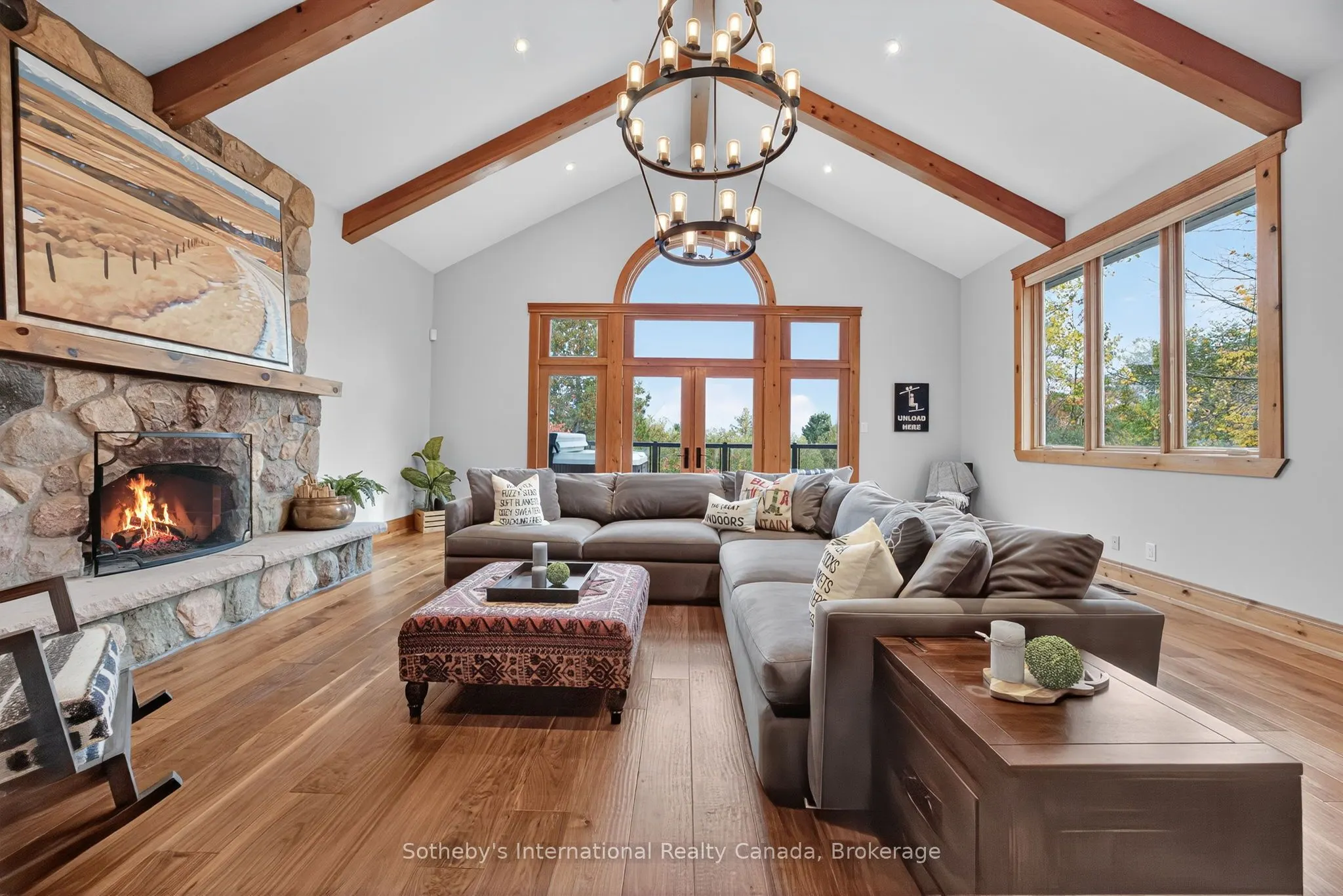 112 Arrowhead Crescent