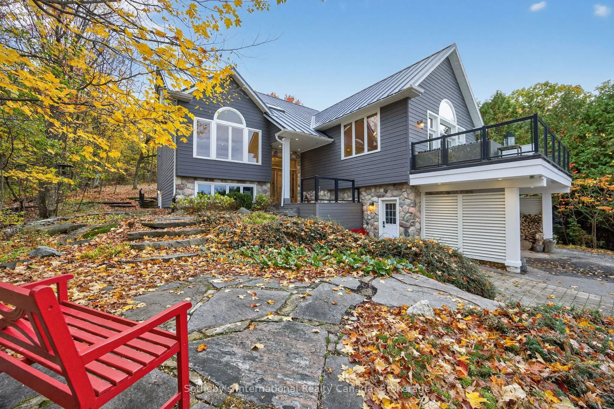 112 Arrowhead Crescent