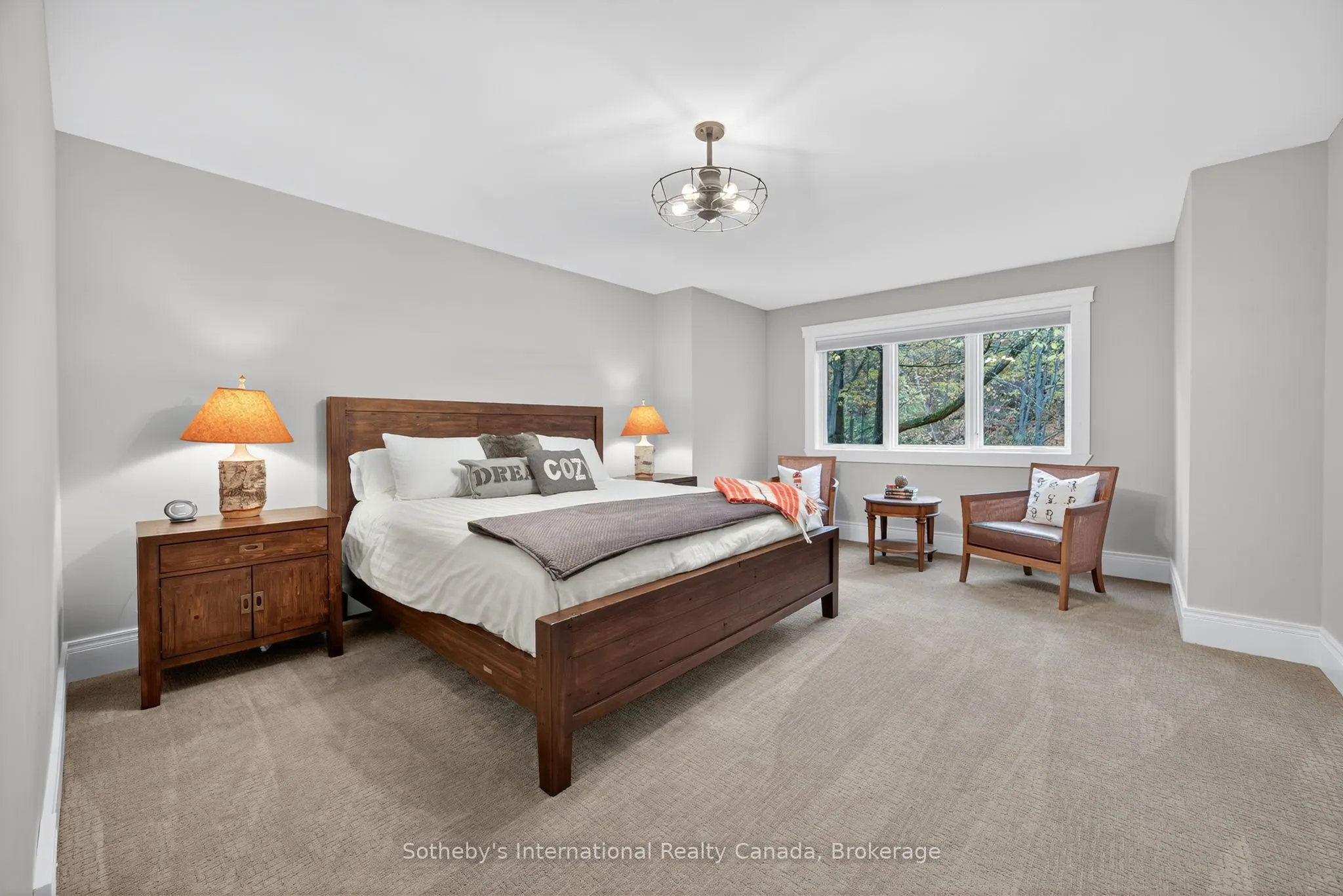 112 Arrowhead Crescent