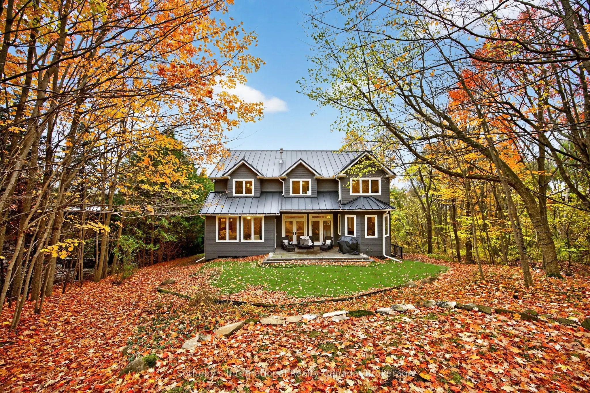 112 Arrowhead Crescent
