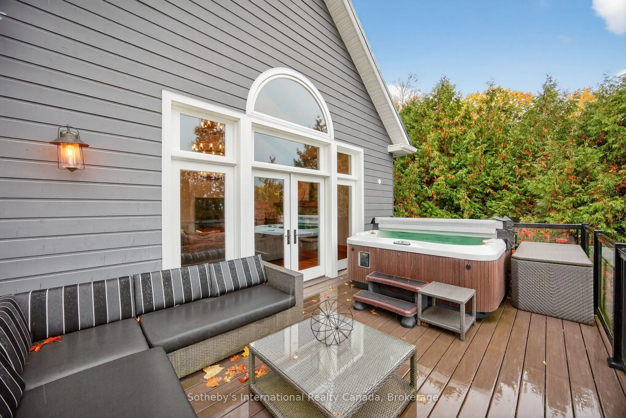 112 Arrowhead Crescent