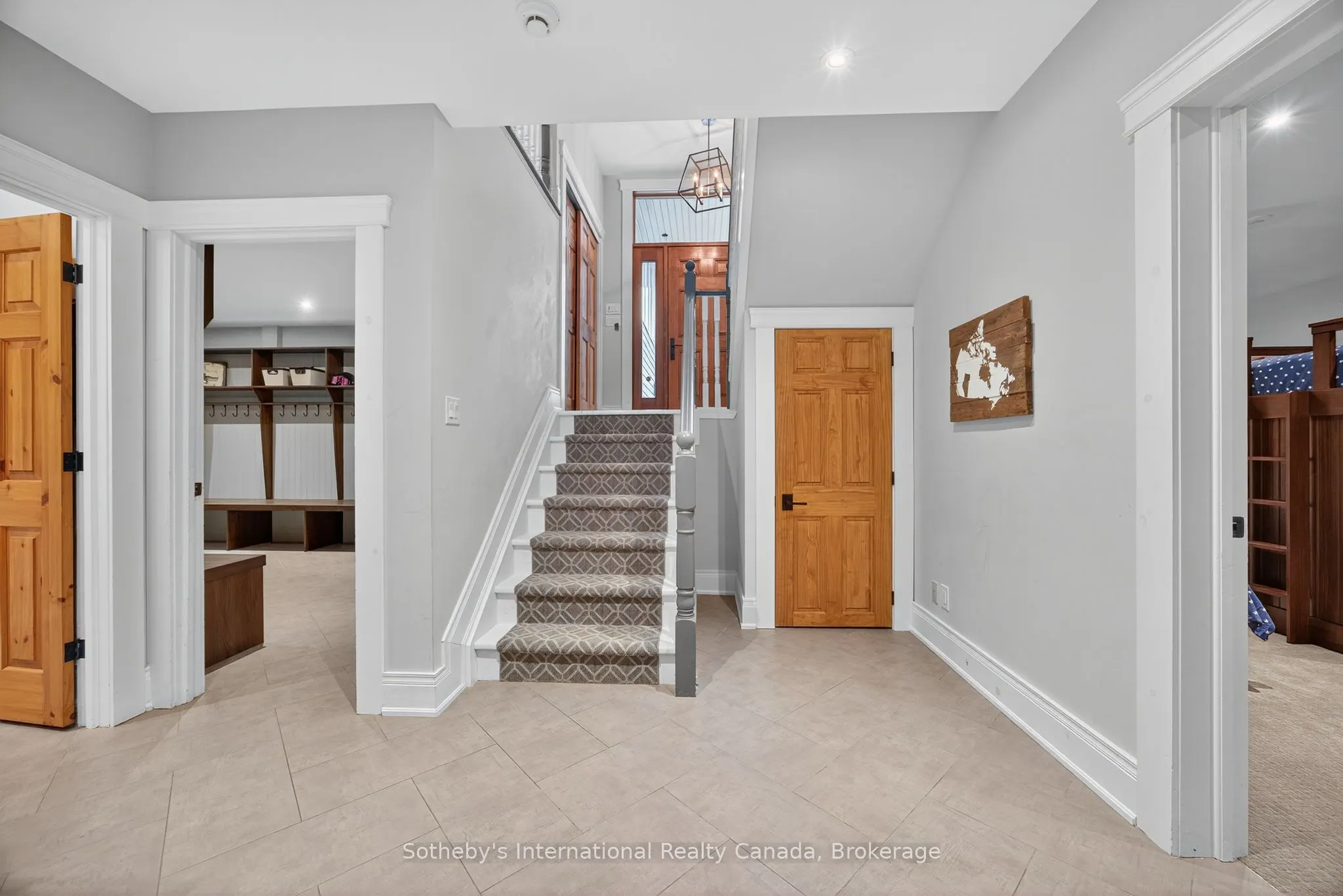 112 Arrowhead Crescent
