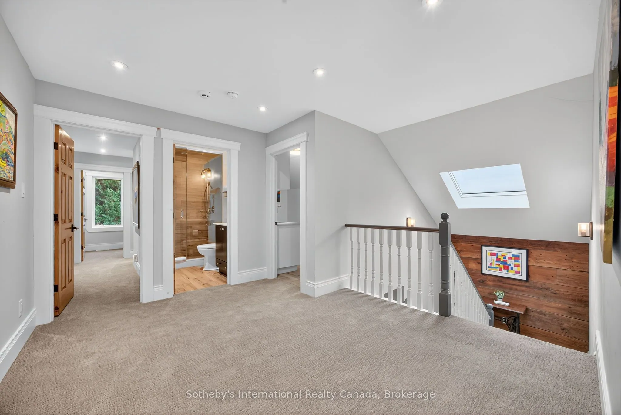 112 Arrowhead Crescent