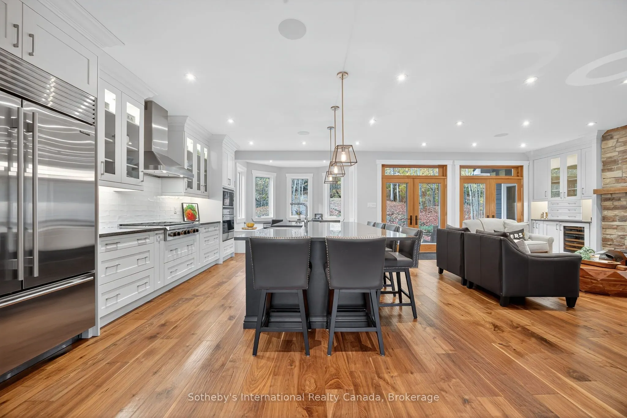 112 Arrowhead Crescent