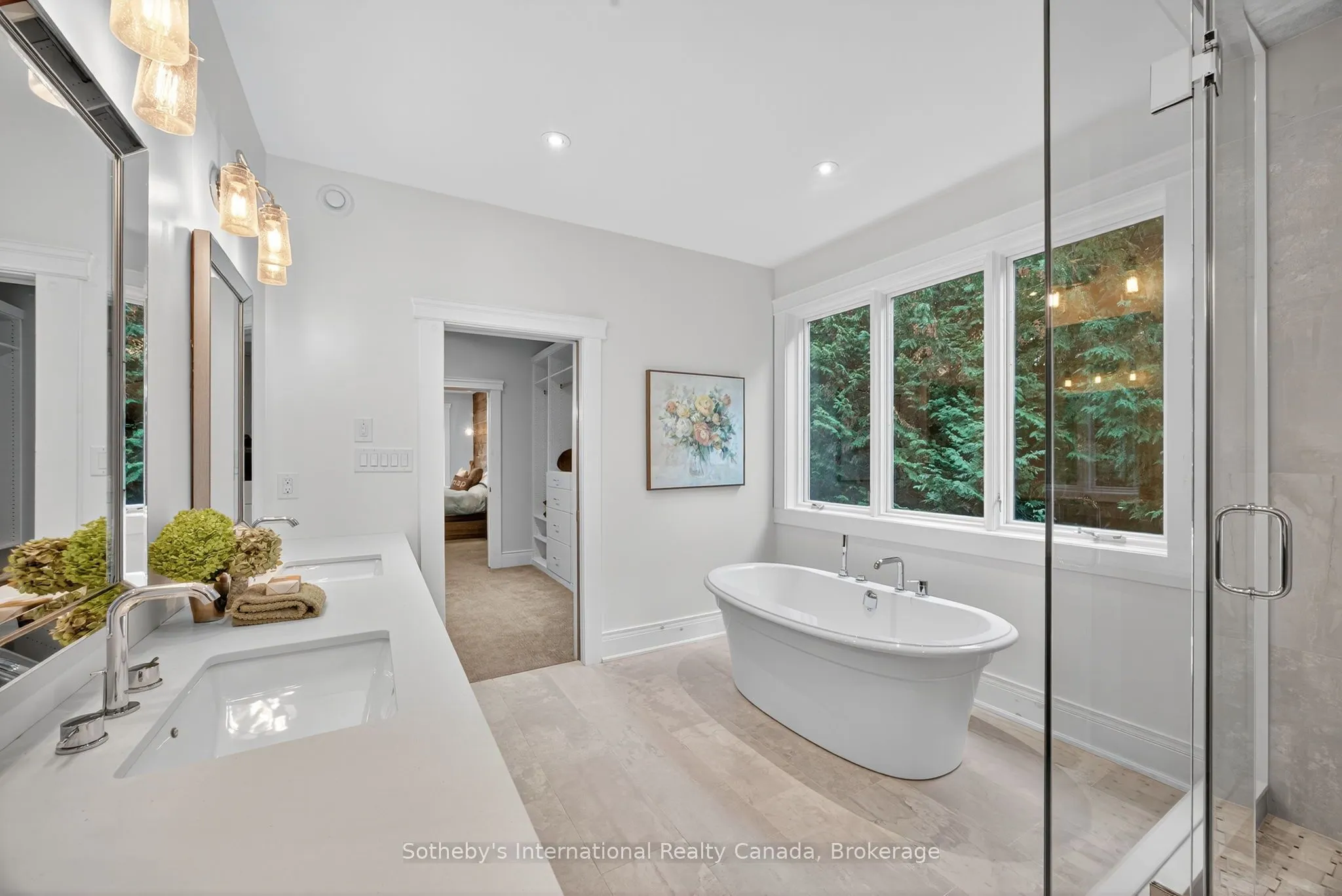 112 Arrowhead Crescent