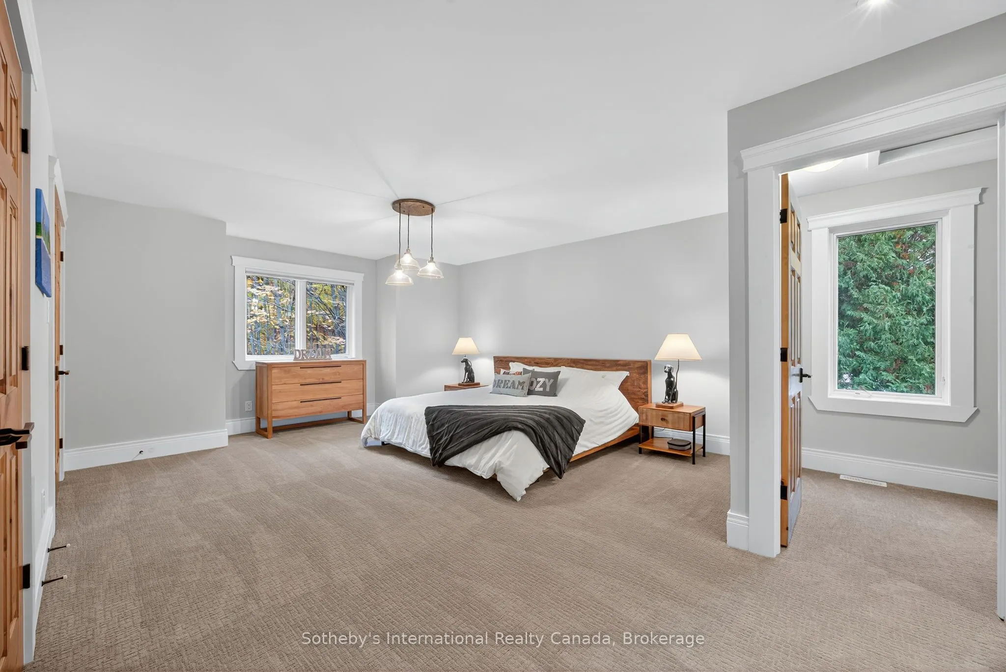 112 Arrowhead Crescent