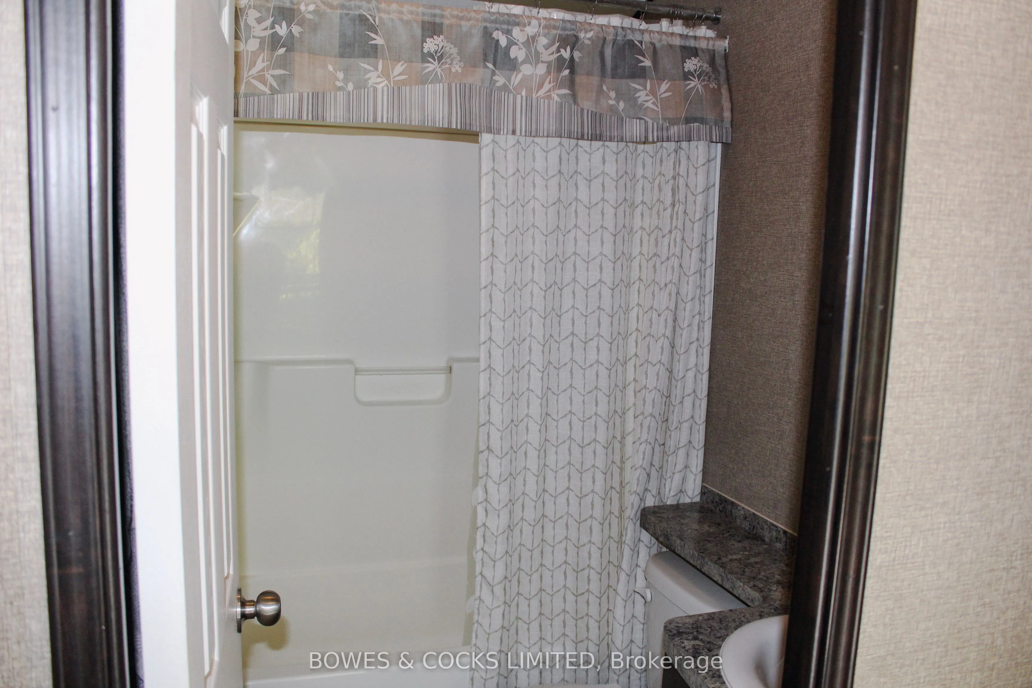 1235 Villiers Line, #LAW 14