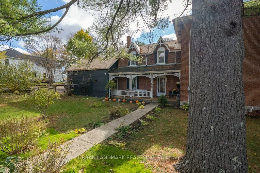 49 Prince Albert Street E