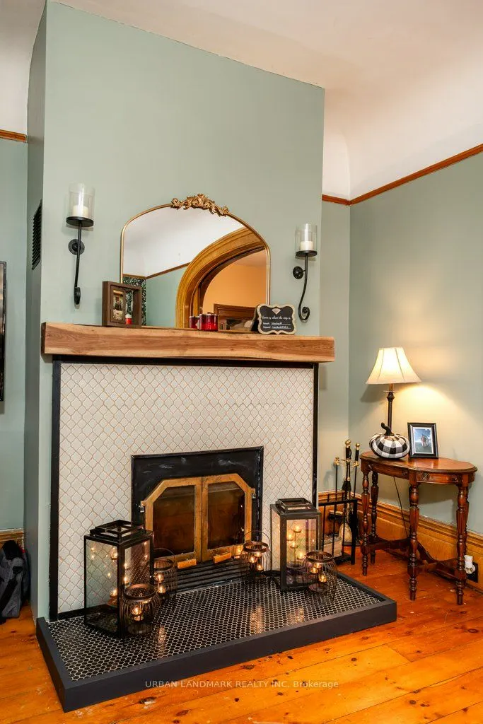 49 Prince Albert Street E