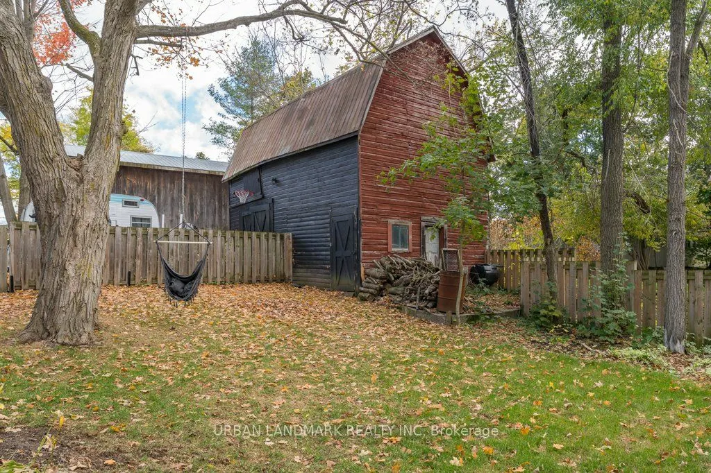 49 Prince Albert Street E