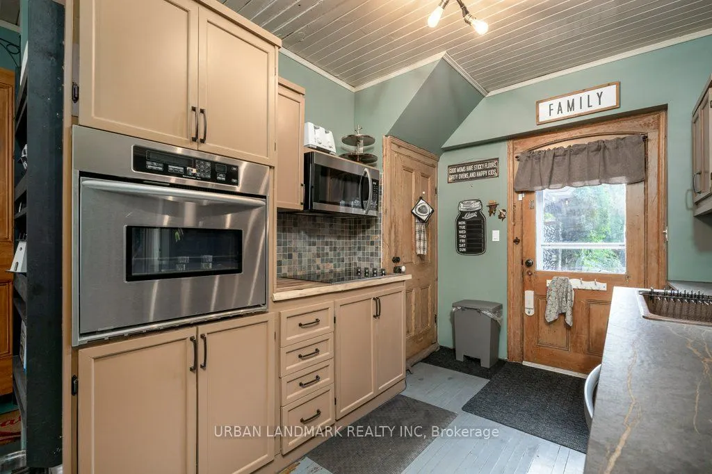 49 Prince Albert Street E