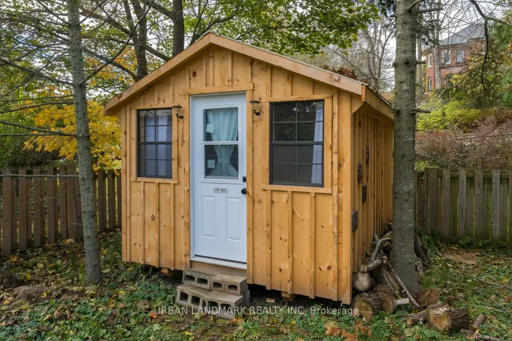 49 Prince Albert Street E